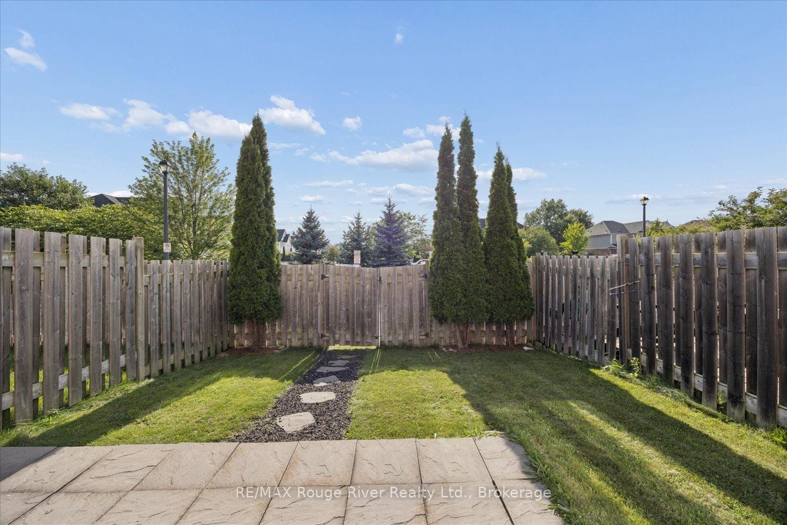 Photo 32 of 85 Lander Crescent, Clarington, Bowmanville — HOMEH