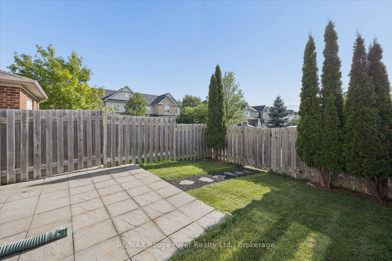 Photo 33 of 85 Lander Crescent, Clarington, Bowmanville — HOMEH