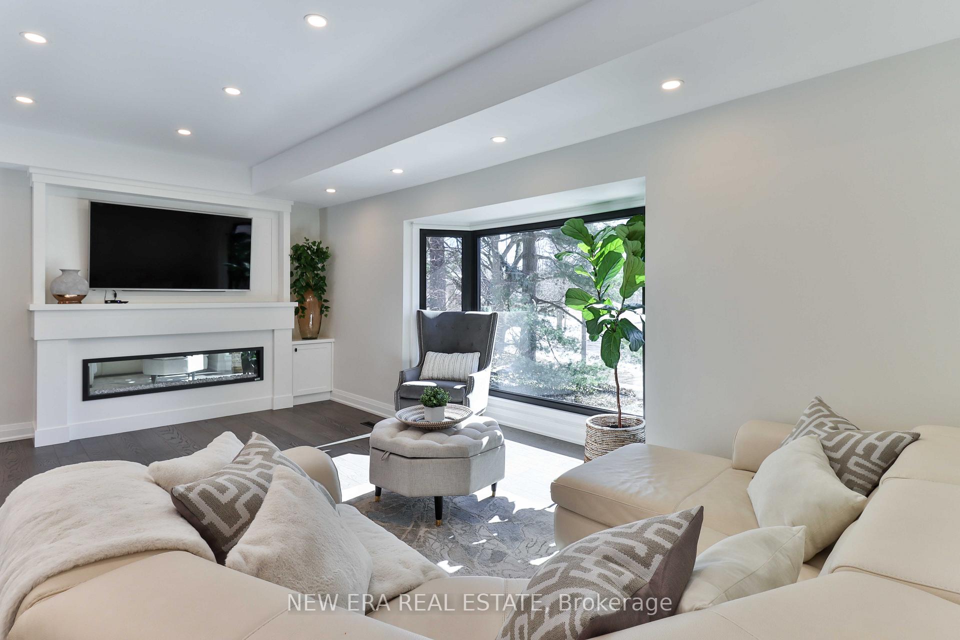 Photo 9 of 1481 Chasehurst Drive, Mississauga, Lorne Park — HOMEH