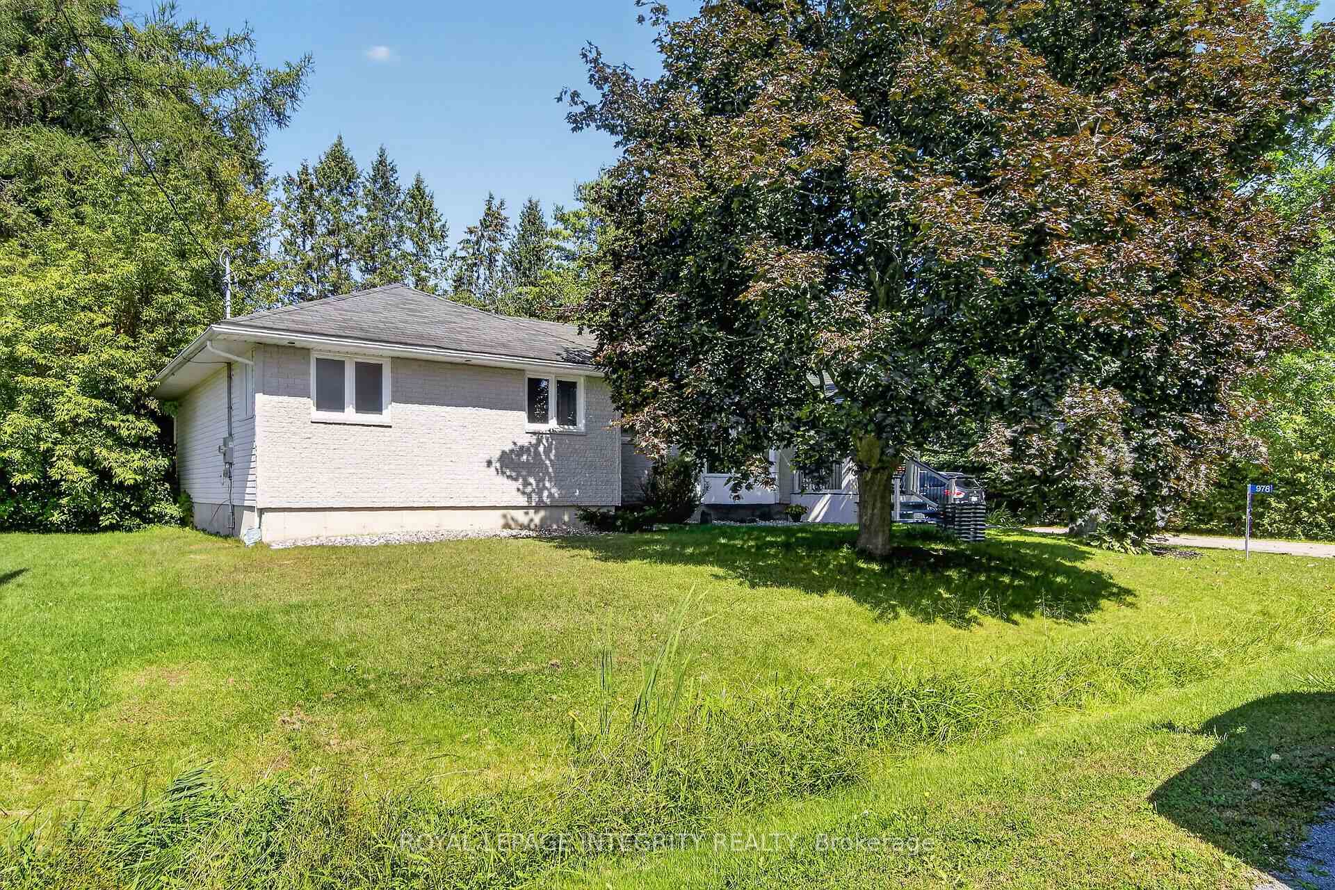 Photo 3 of 978 Meteor Avenue, Ottawa, Navan — HOMEH