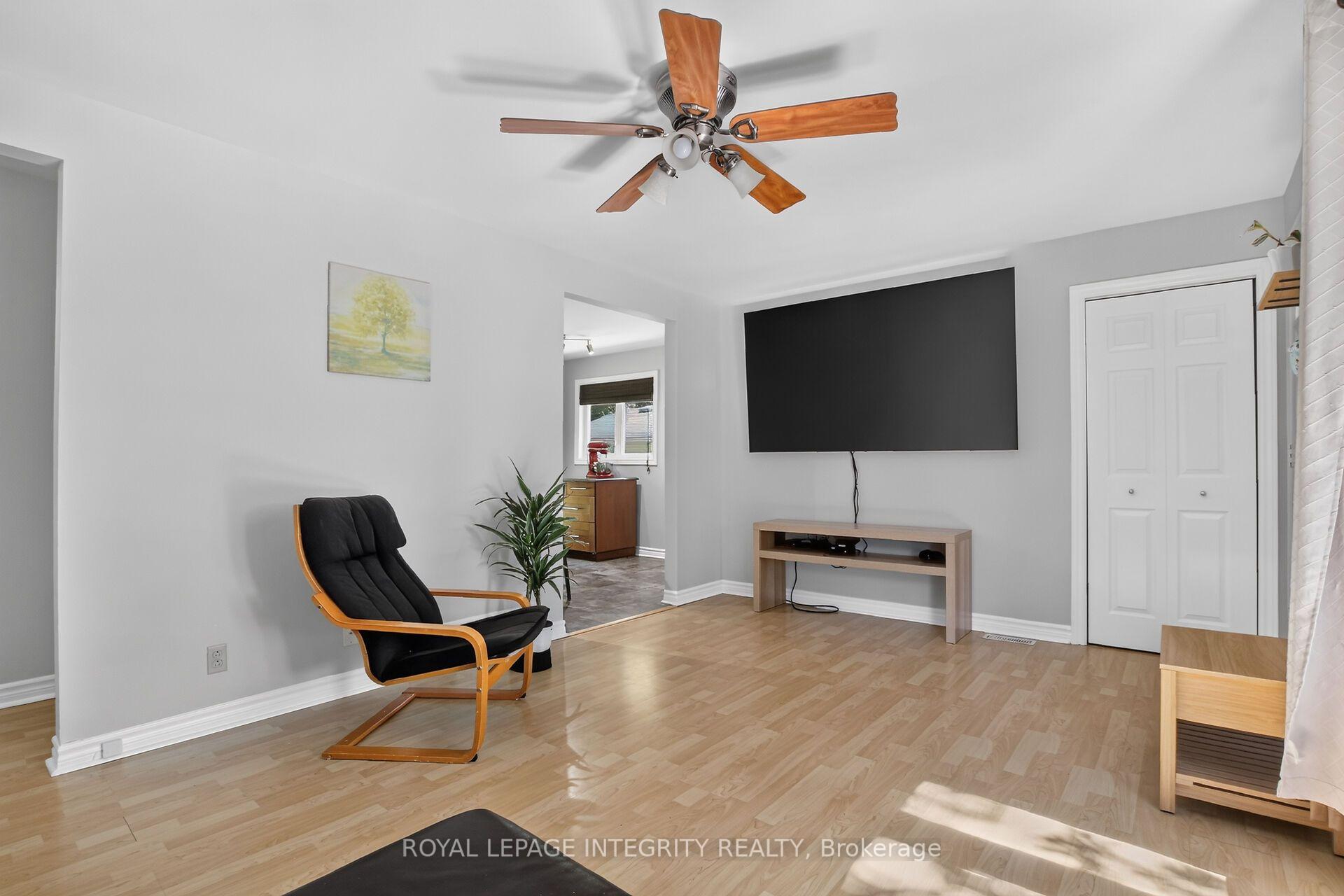 Photo 8 of 978 Meteor Avenue, Ottawa, Navan — HOMEH