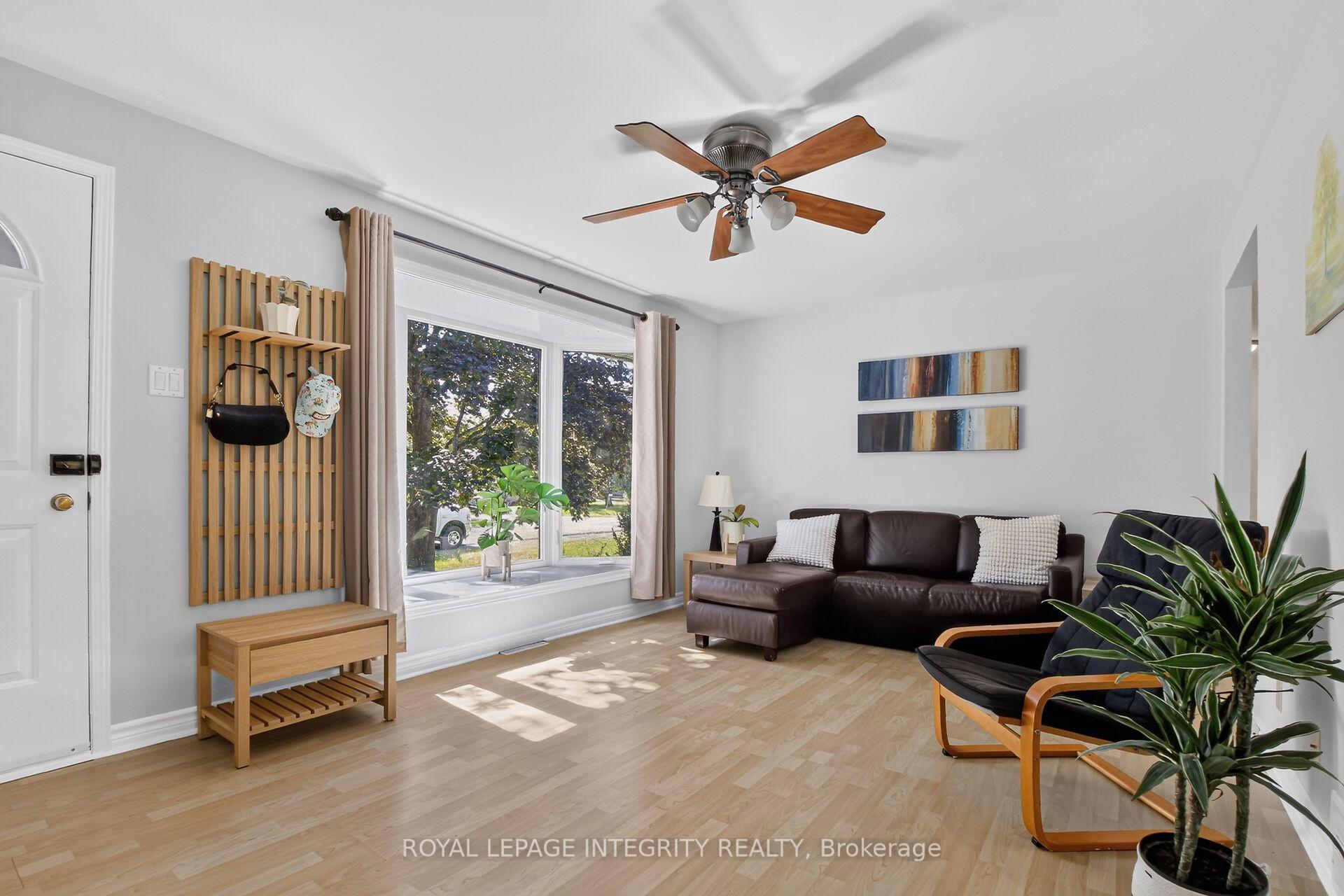 Photo 10 of 978 Meteor Avenue, Ottawa, Navan — HOMEH