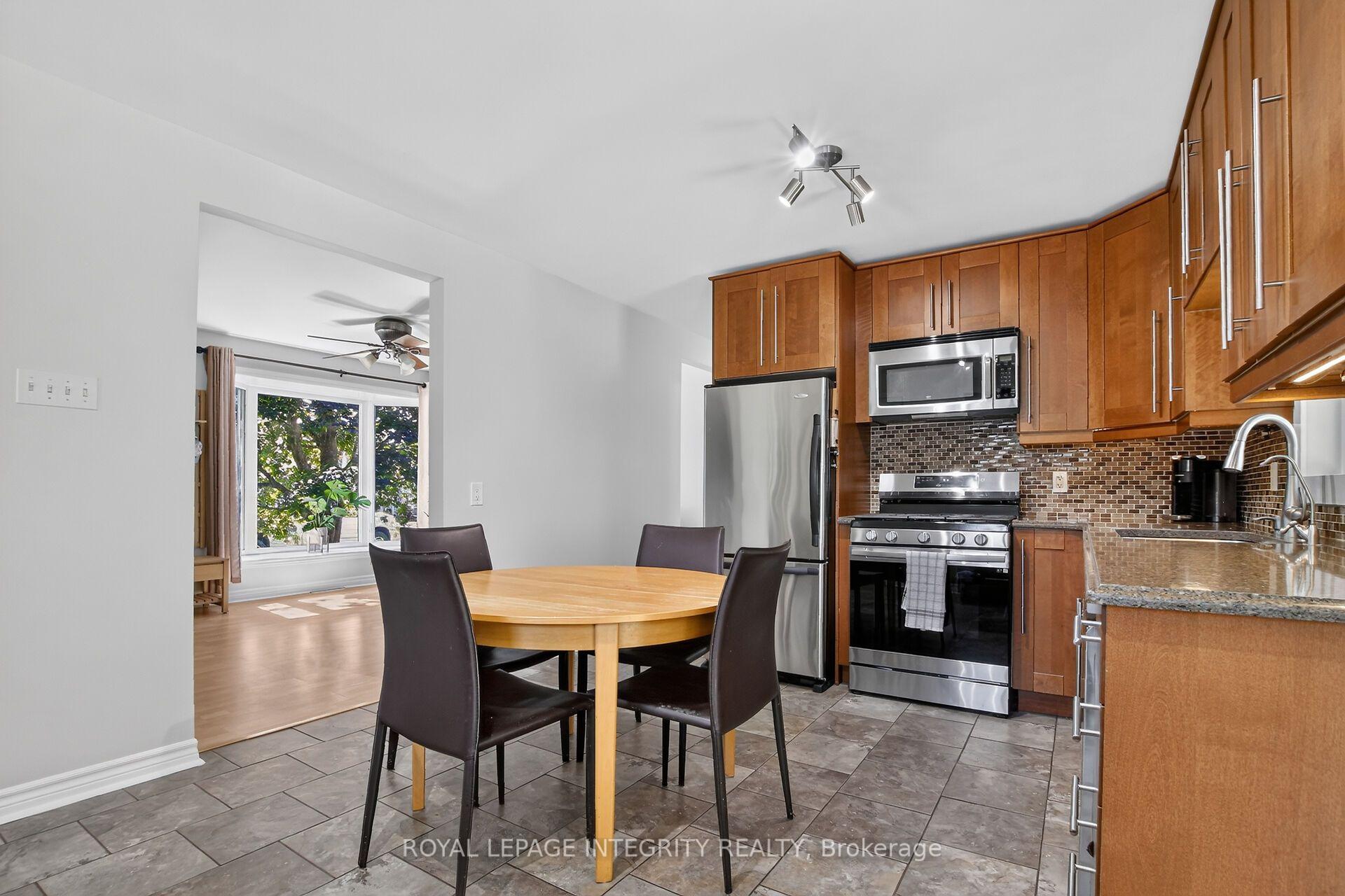 Photo 13 of 978 Meteor Avenue, Ottawa, Navan — HOMEH