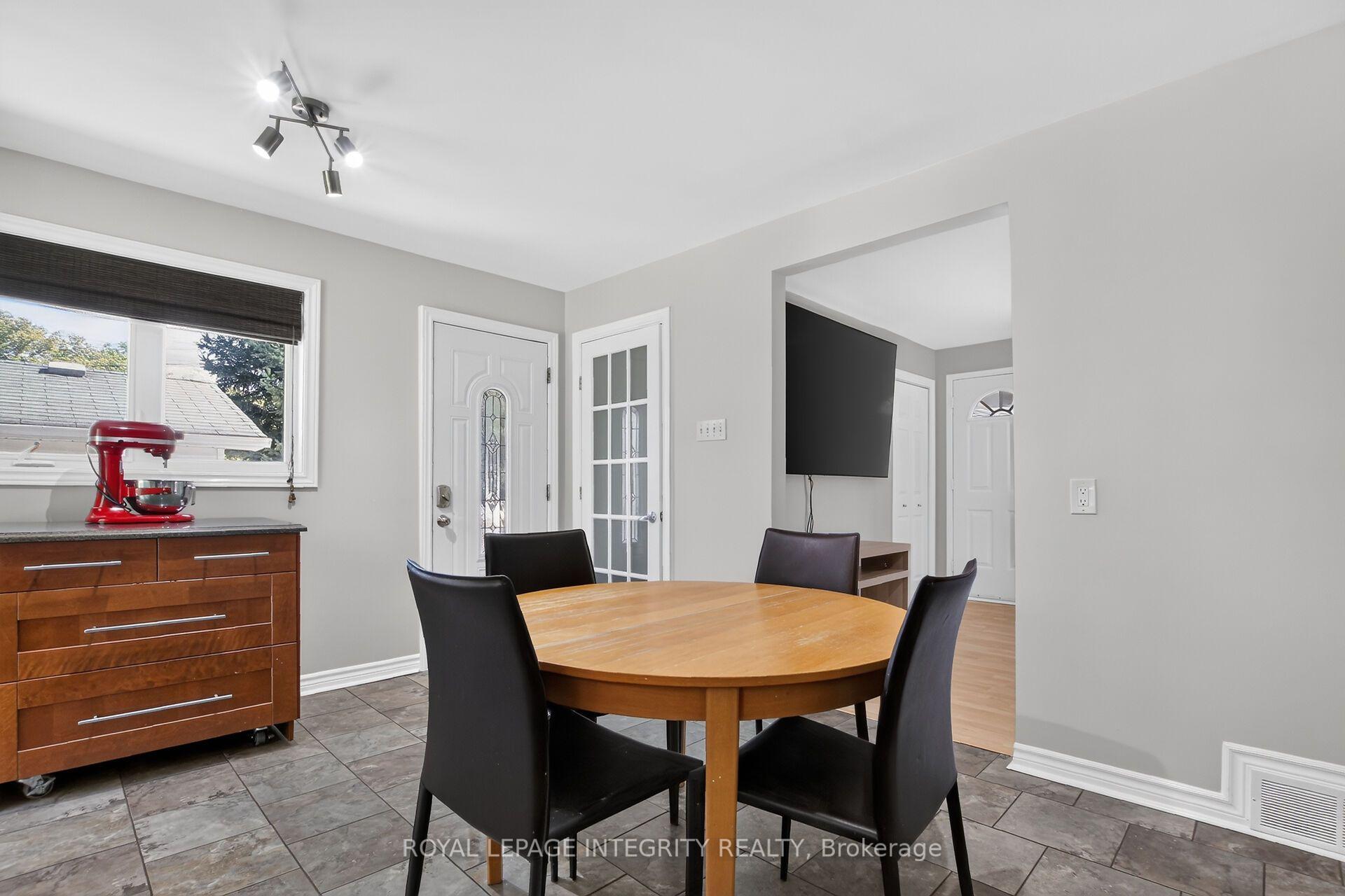 Photo 14 of 978 Meteor Avenue, Ottawa, Navan — HOMEH