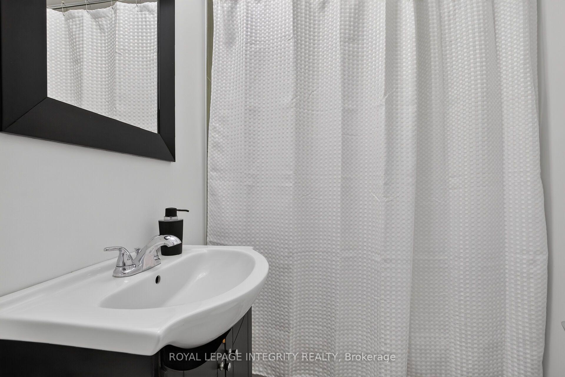Photo 17 of 978 Meteor Avenue, Ottawa, Navan — HOMEH