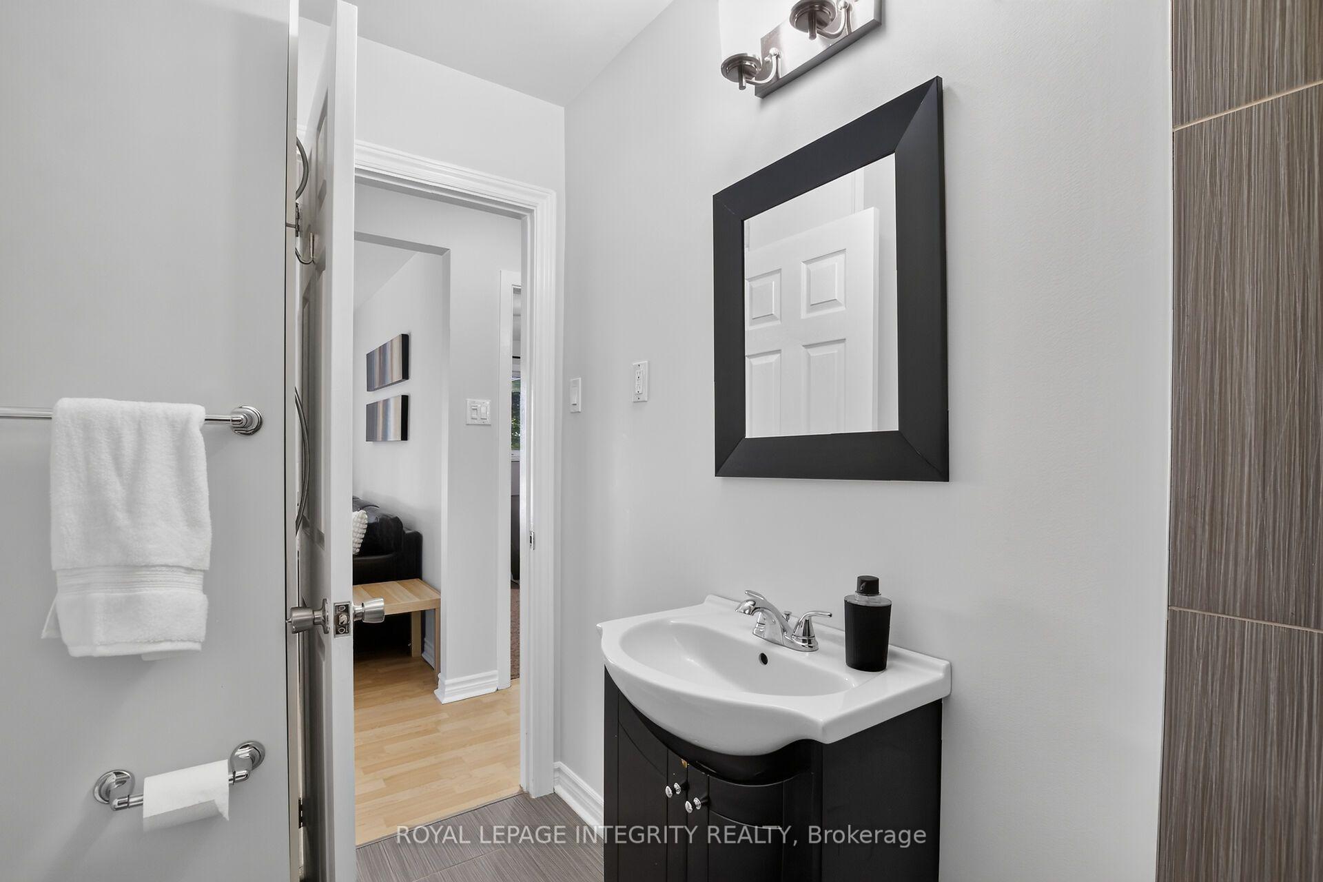 Photo 18 of 978 Meteor Avenue, Ottawa, Navan — HOMEH
