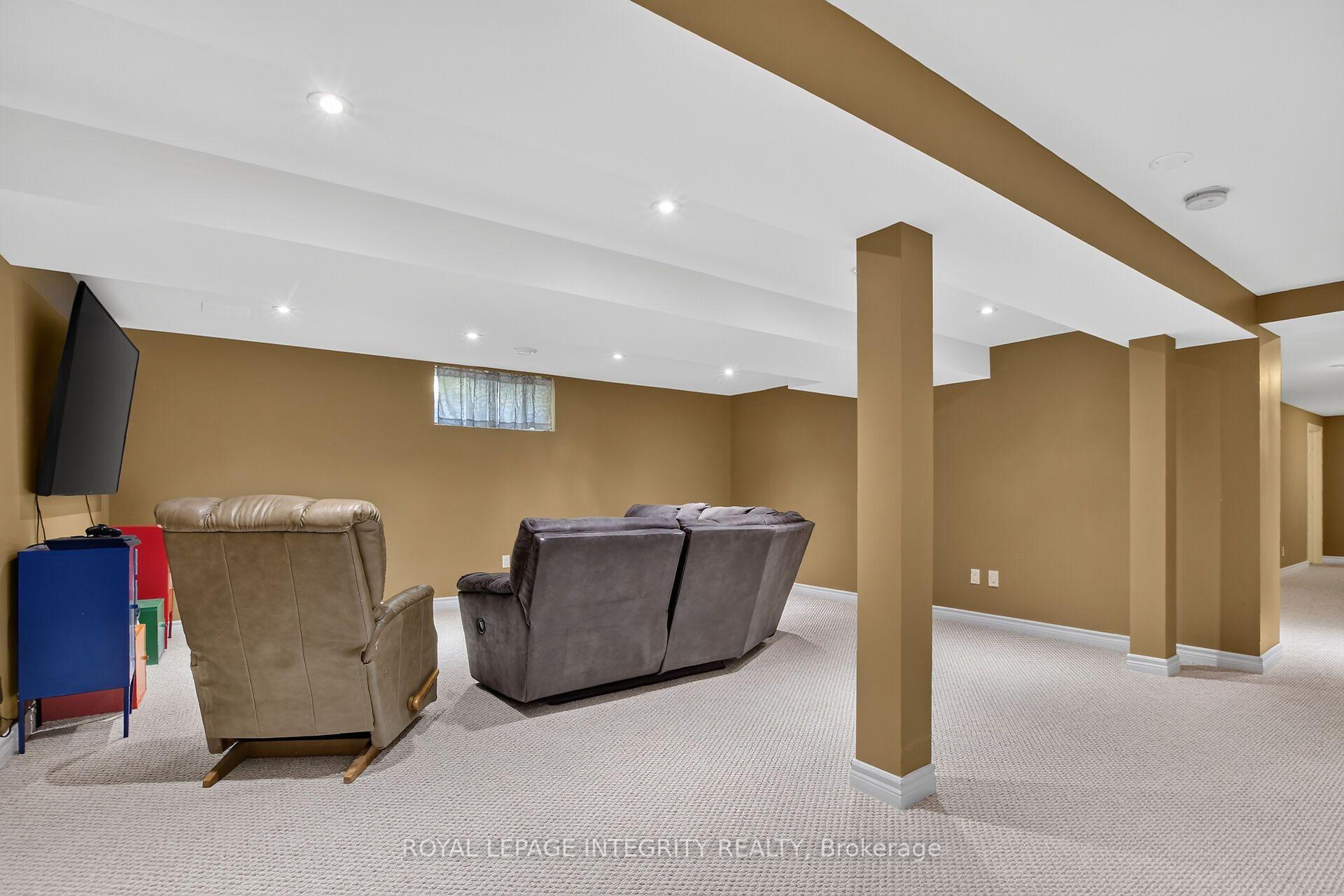 Photo 38 of 978 Meteor Avenue, Ottawa, Navan — HOMEH