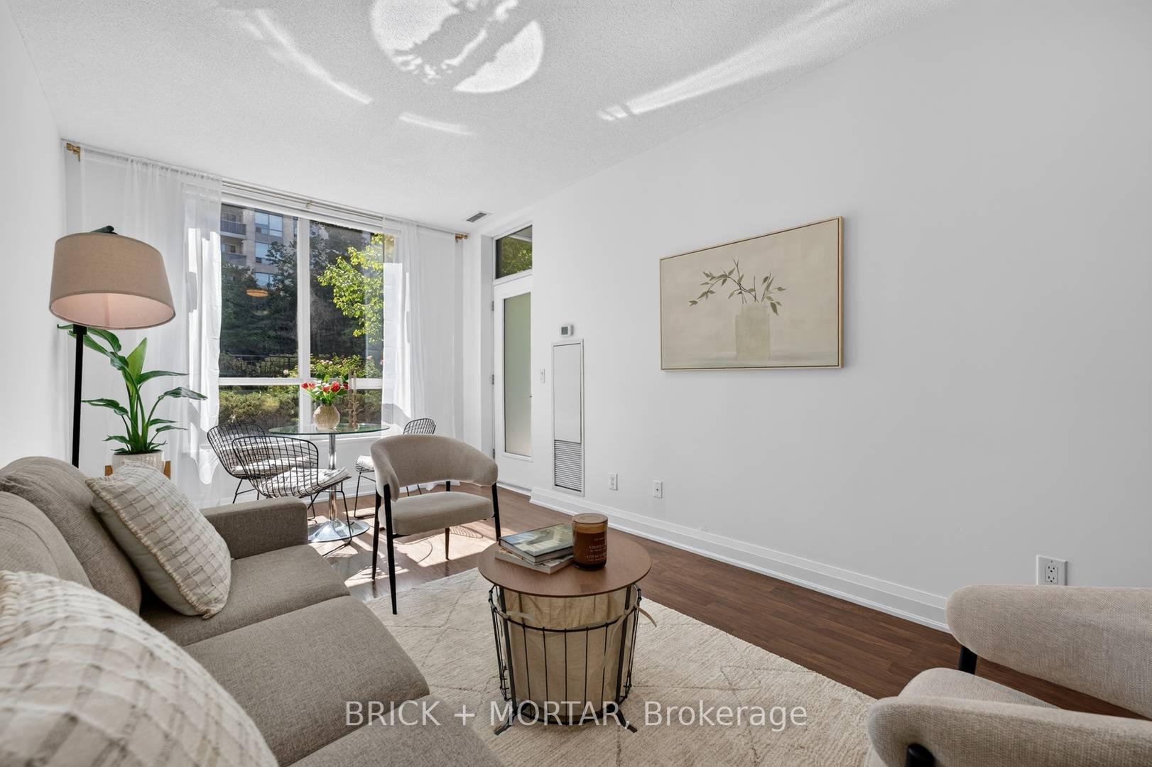 Photo 5 of Unit 110, 20 North Park Road, Vaughan, Beverley Glen — HOMEH