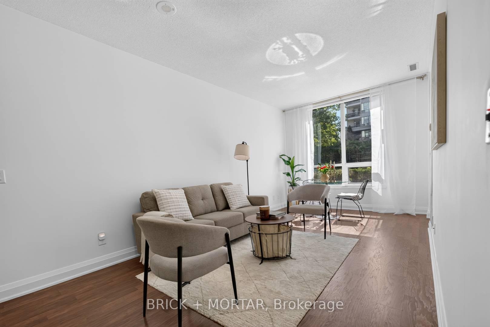 Photo 9 of Unit 110, 20 North Park Road, Vaughan, Beverley Glen — HOMEH