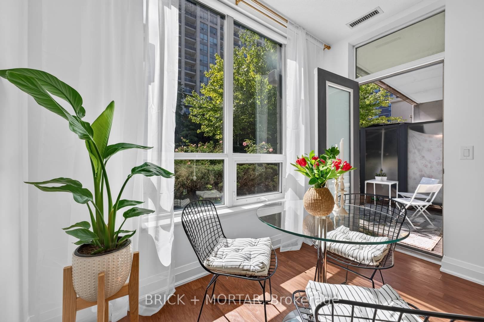 Photo 11 of Unit 110, 20 North Park Road, Vaughan, Beverley Glen — HOMEH