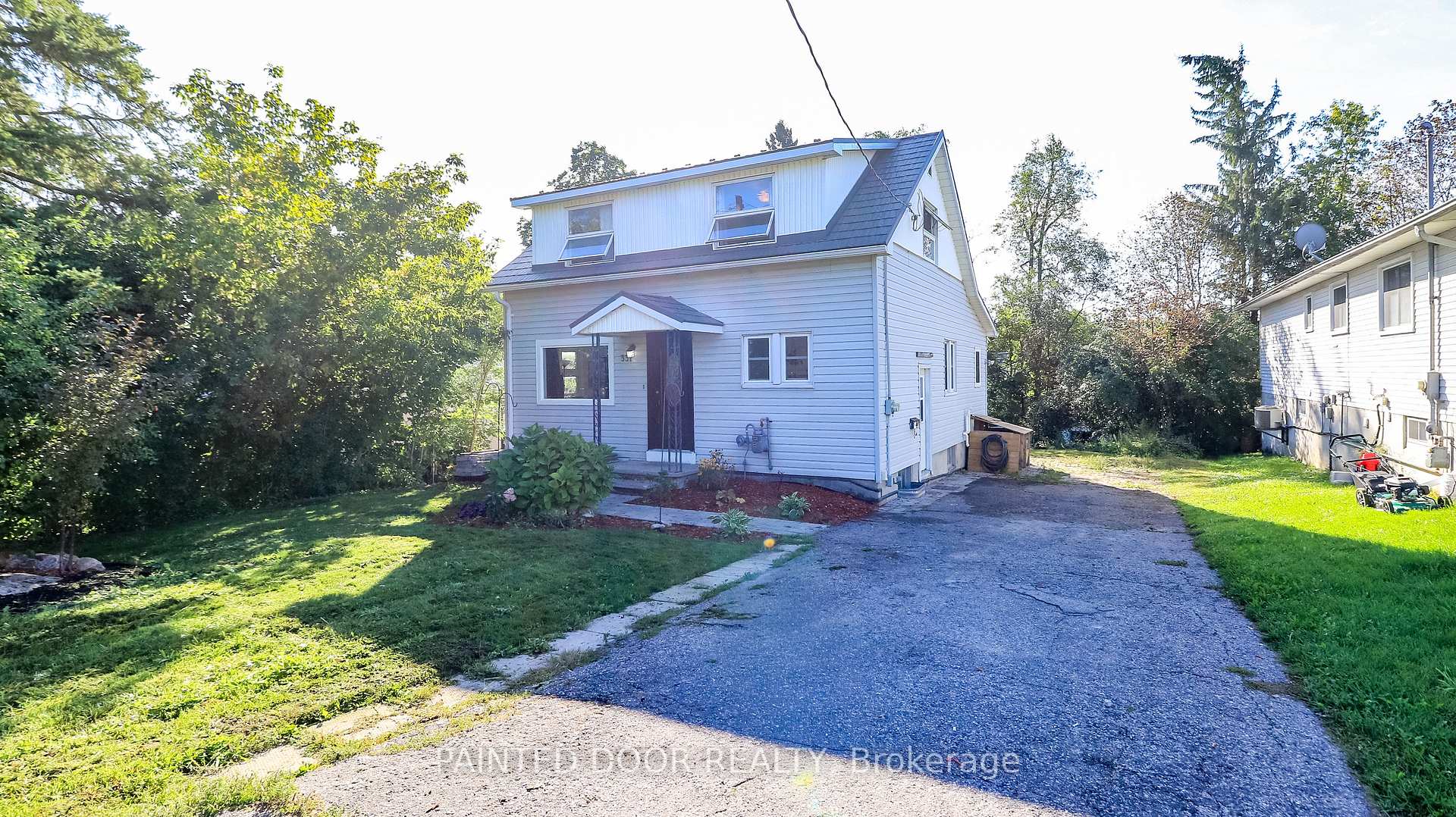 Photo 2 of 331 Linwood Avenue, Orillia — HOMEH