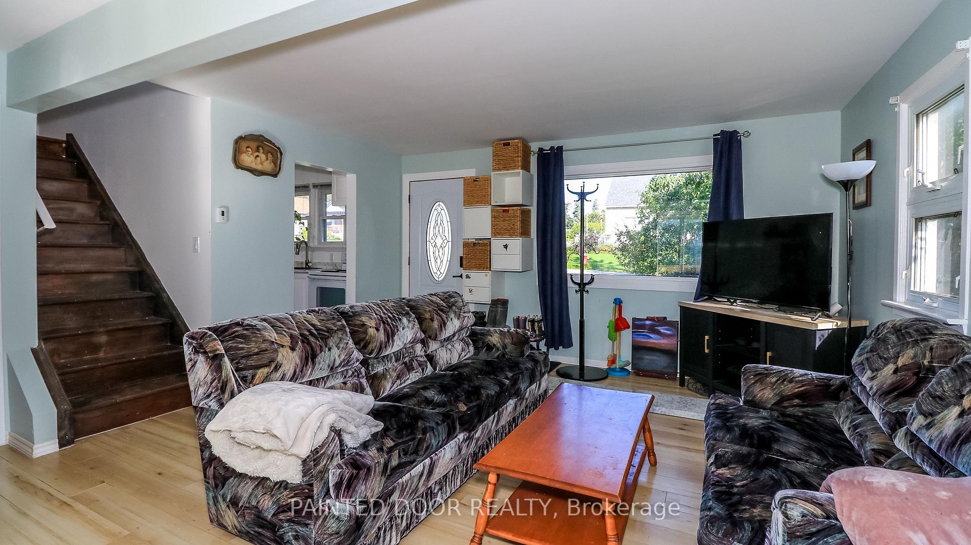 Photo 5 of 331 Linwood Avenue, Orillia — HOMEH