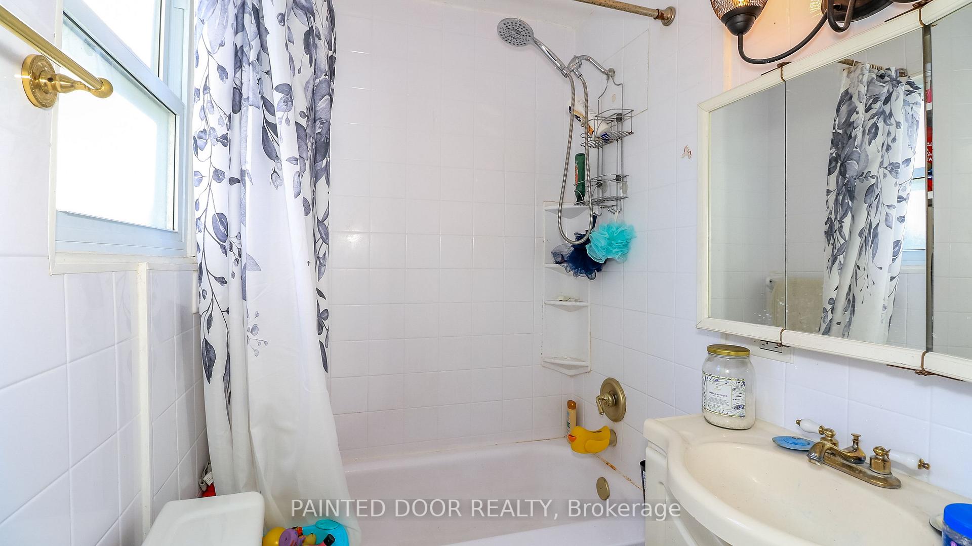Photo 13 of 331 Linwood Avenue, Orillia — HOMEH