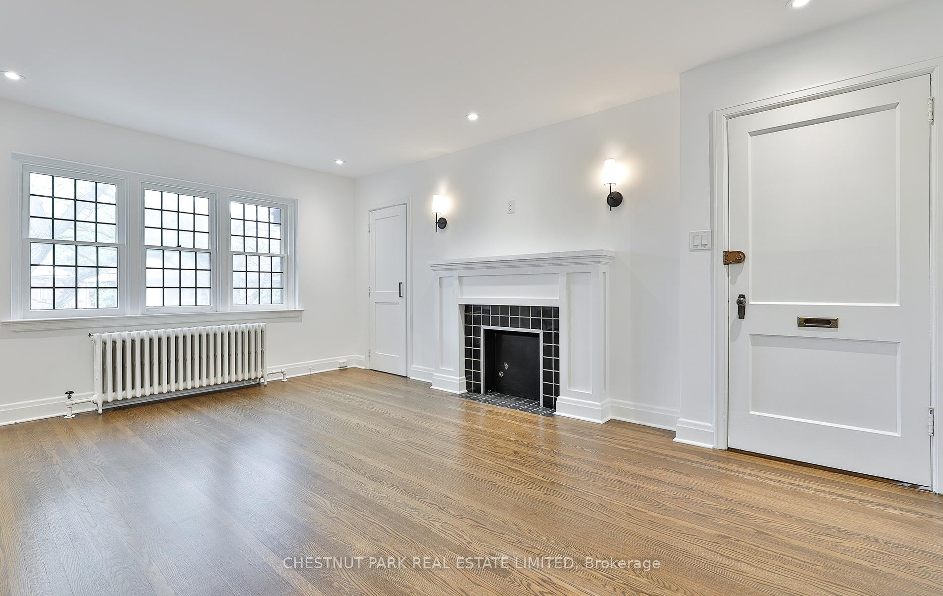 Photo 4 of Unit Upper, 11 Oriole Crescent, Toronto, Yonge-St. Clair — HOMEH