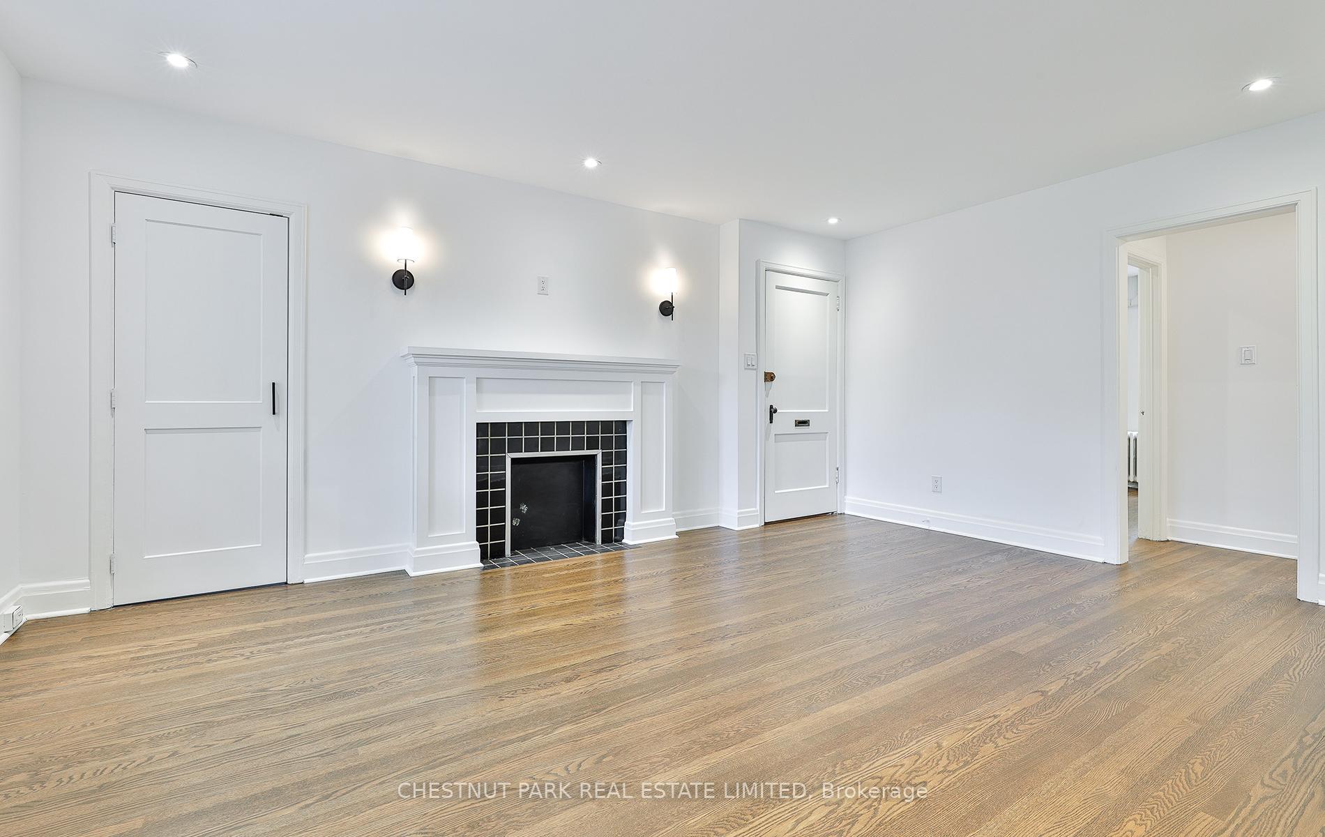 Photo 5 of Unit Upper, 11 Oriole Crescent, Toronto, Yonge-St. Clair — HOMEH