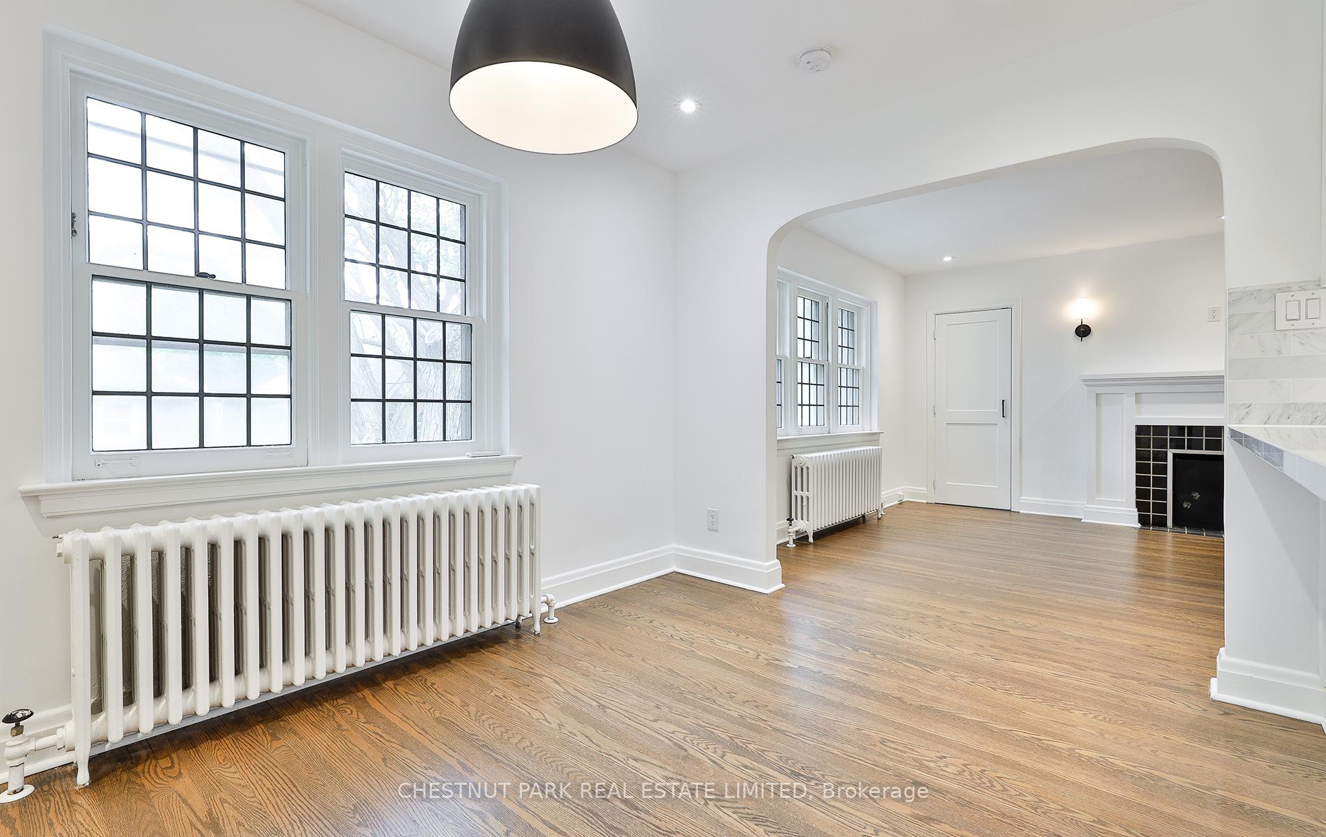 Photo 6 of Unit Upper, 11 Oriole Crescent, Toronto, Yonge-St. Clair — HOMEH