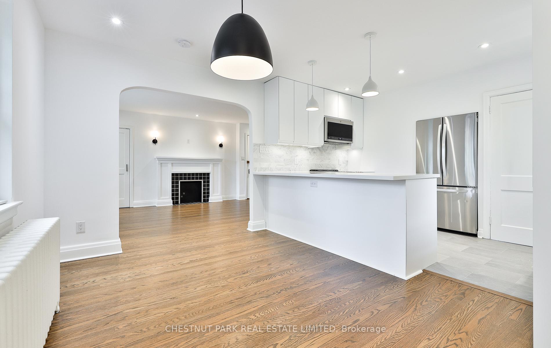 Photo 8 of Unit Upper, 11 Oriole Crescent, Toronto, Yonge-St. Clair — HOMEH