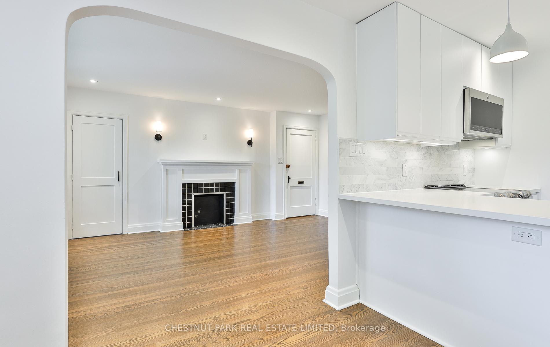 Photo 12 of Unit Upper, 11 Oriole Crescent, Toronto, Yonge-St. Clair — HOMEH