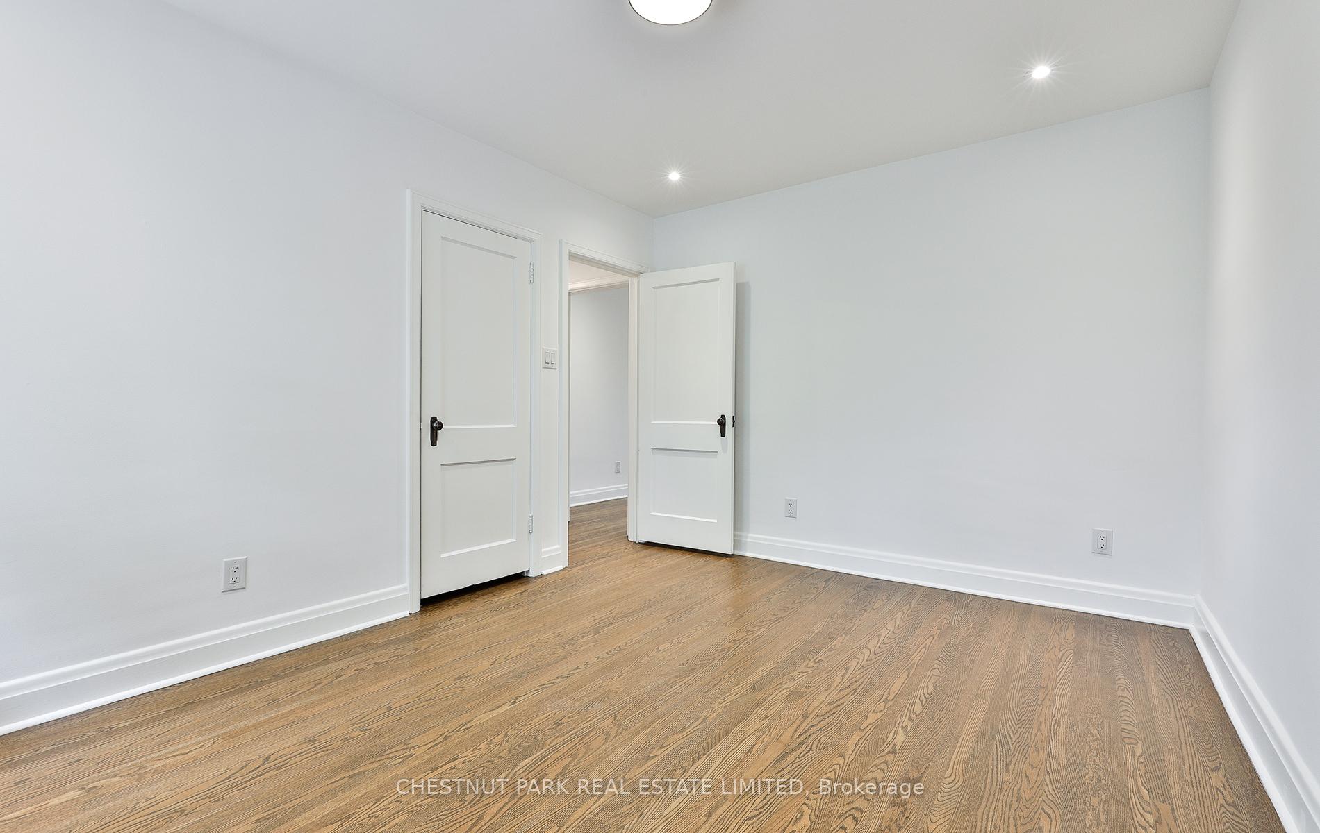 Photo 13 of Unit Upper, 11 Oriole Crescent, Toronto, Yonge-St. Clair — HOMEH