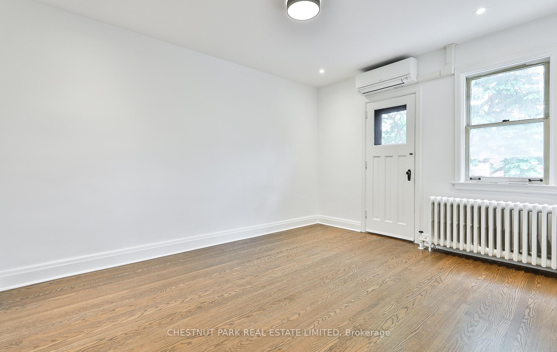 Photo 14 of Unit Upper, 11 Oriole Crescent, Toronto, Yonge-St. Clair — HOMEH