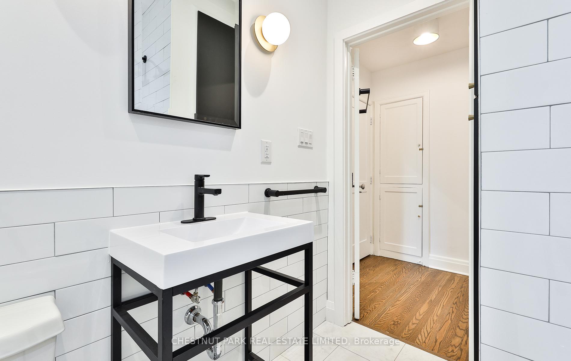 Photo 16 of Unit Upper, 11 Oriole Crescent, Toronto, Yonge-St. Clair — HOMEH