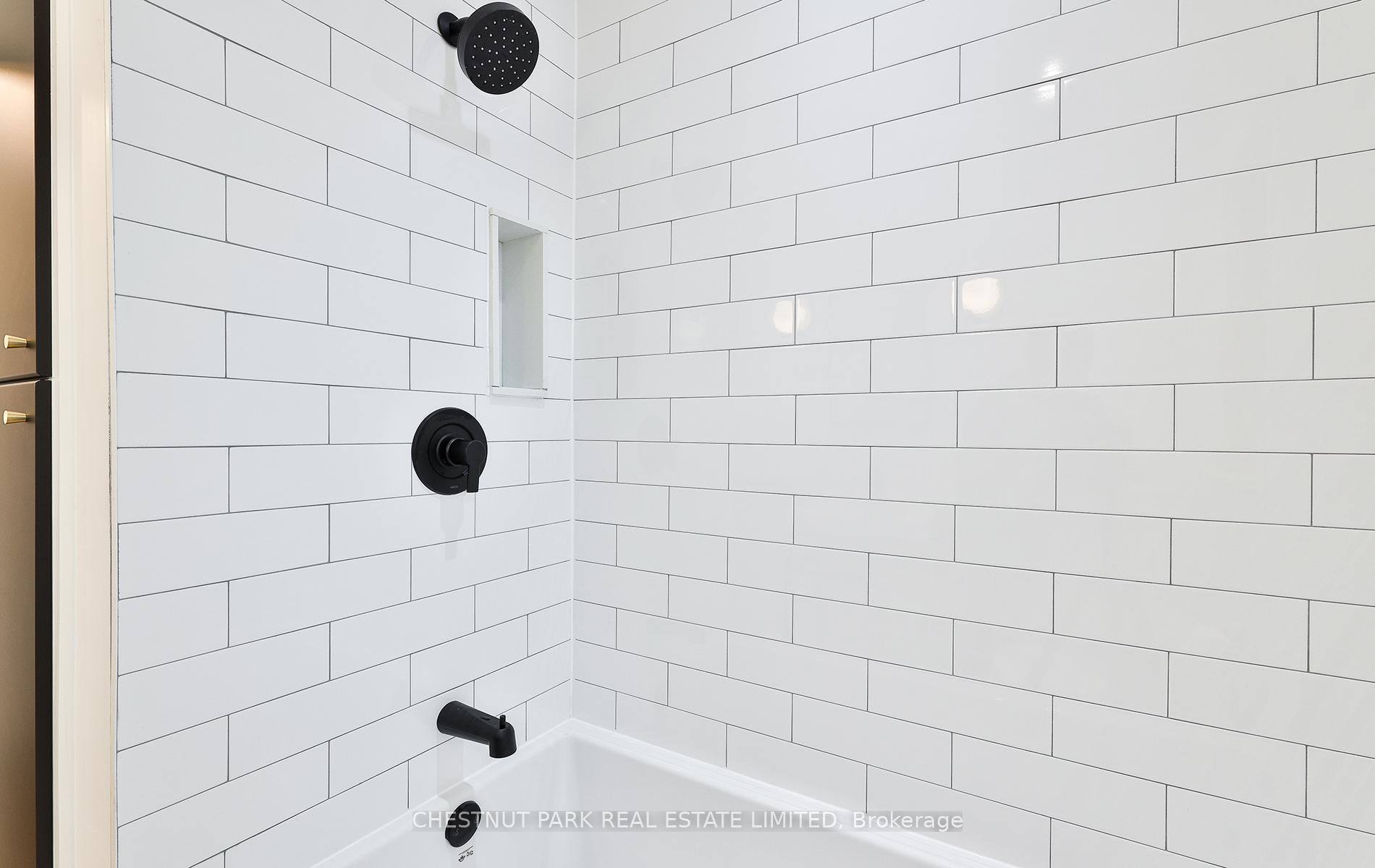 Photo 17 of Unit Upper, 11 Oriole Crescent, Toronto, Yonge-St. Clair — HOMEH
