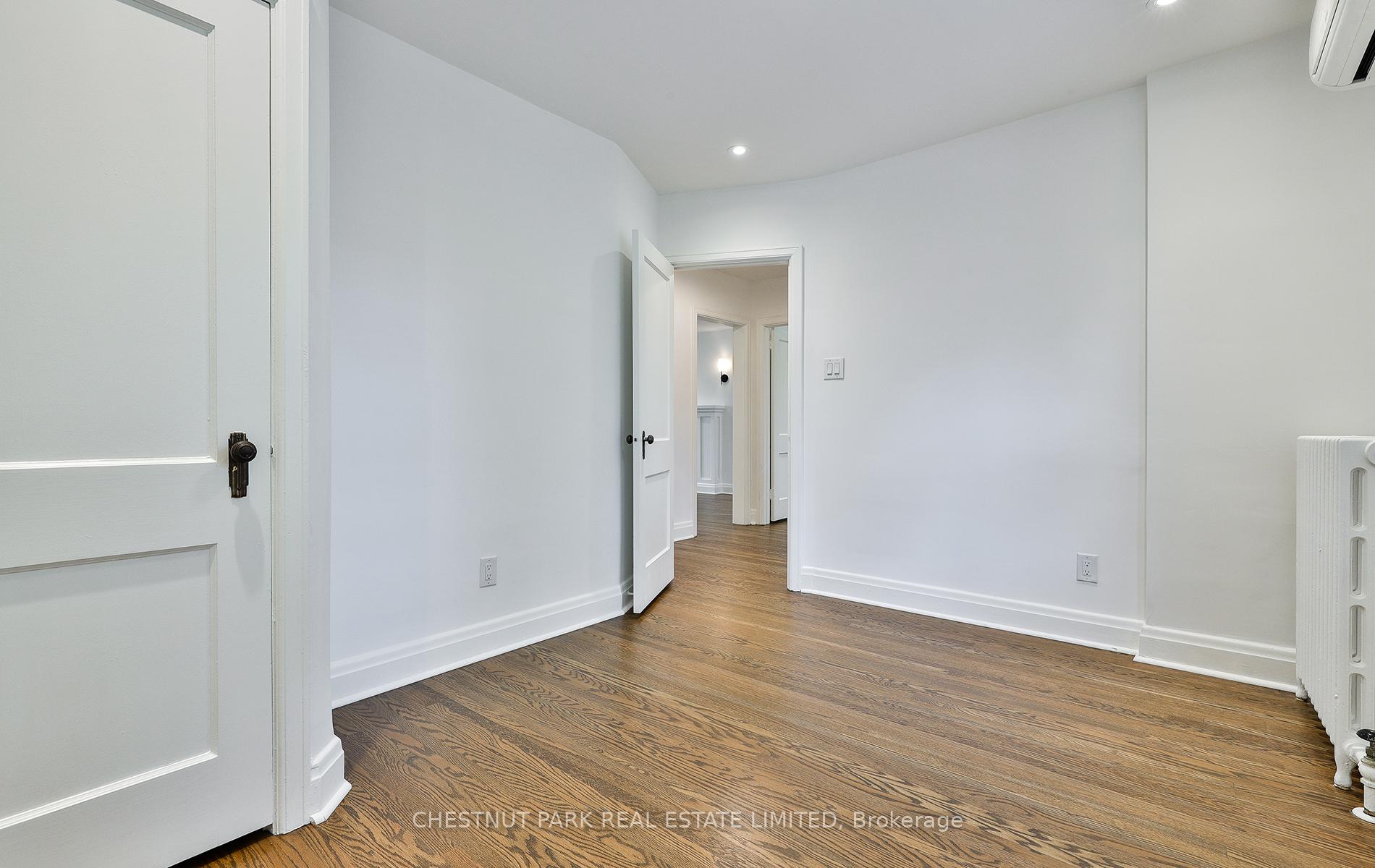 Photo 19 of Unit Upper, 11 Oriole Crescent, Toronto, Yonge-St. Clair — HOMEH