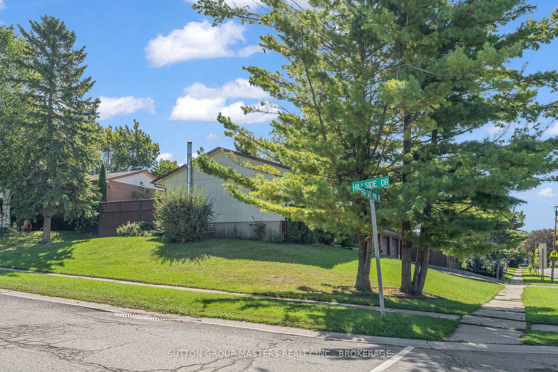 Photo 3 of 752 High Gate Park Drive, Kingston, South of Taylor-Kidd Blvd — HOMEH