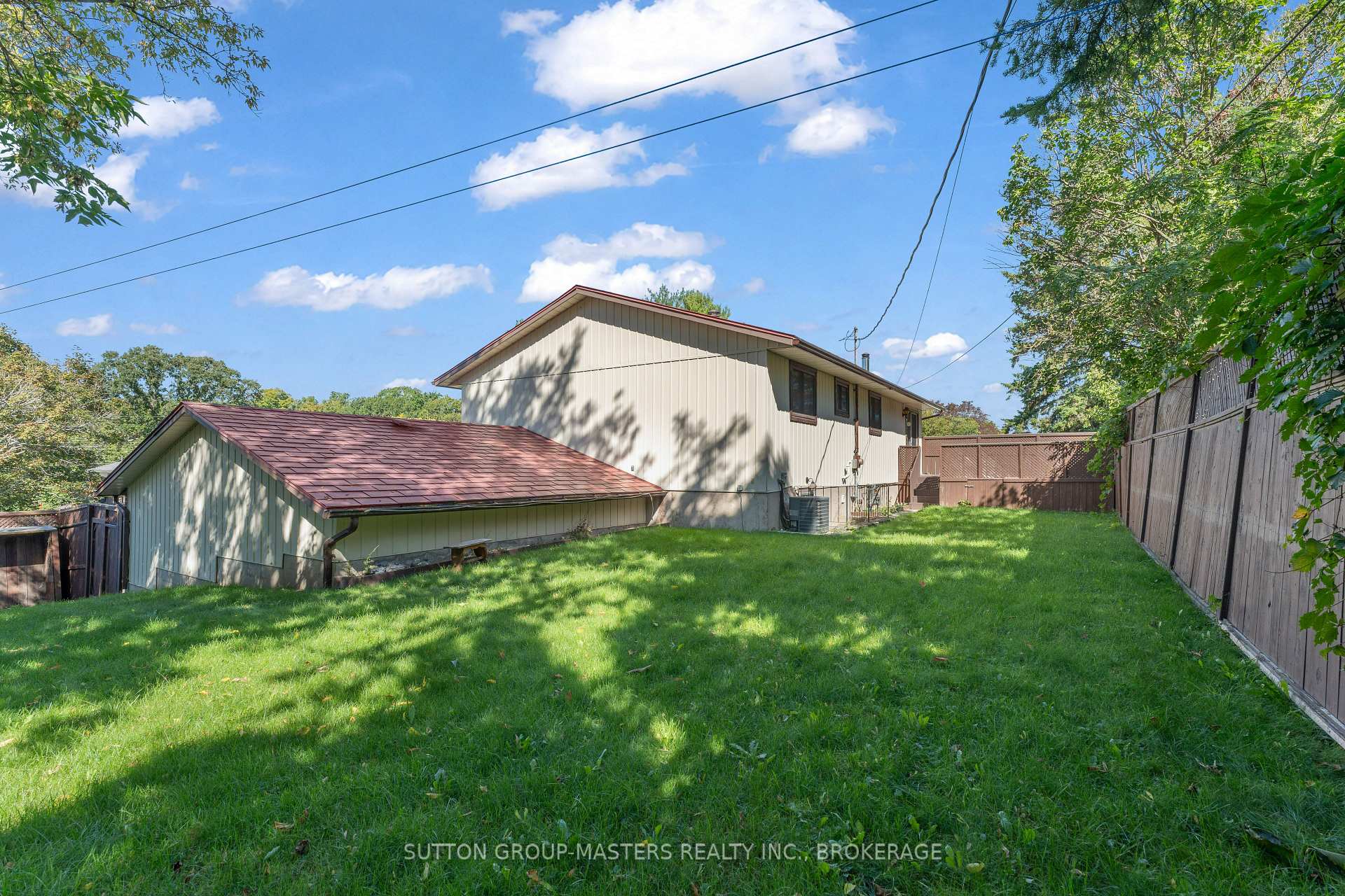 Photo 33 of 752 High Gate Park Drive, Kingston, South of Taylor-Kidd Blvd — HOMEH