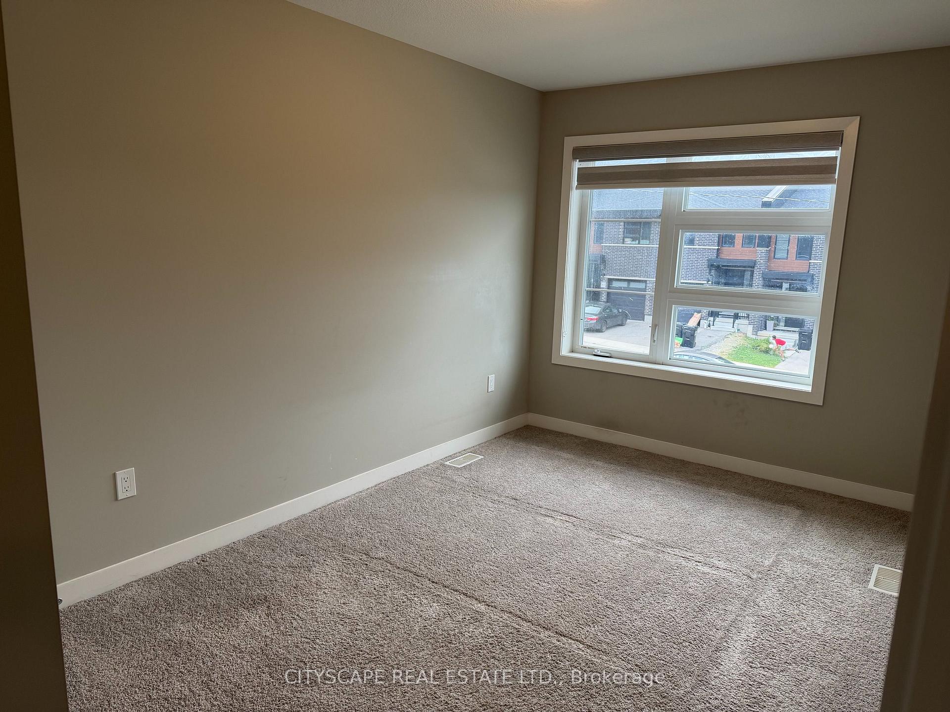 Photo 37 of 908 Robert Ferrie Drive, Kitchener, Doon South — HOMEH