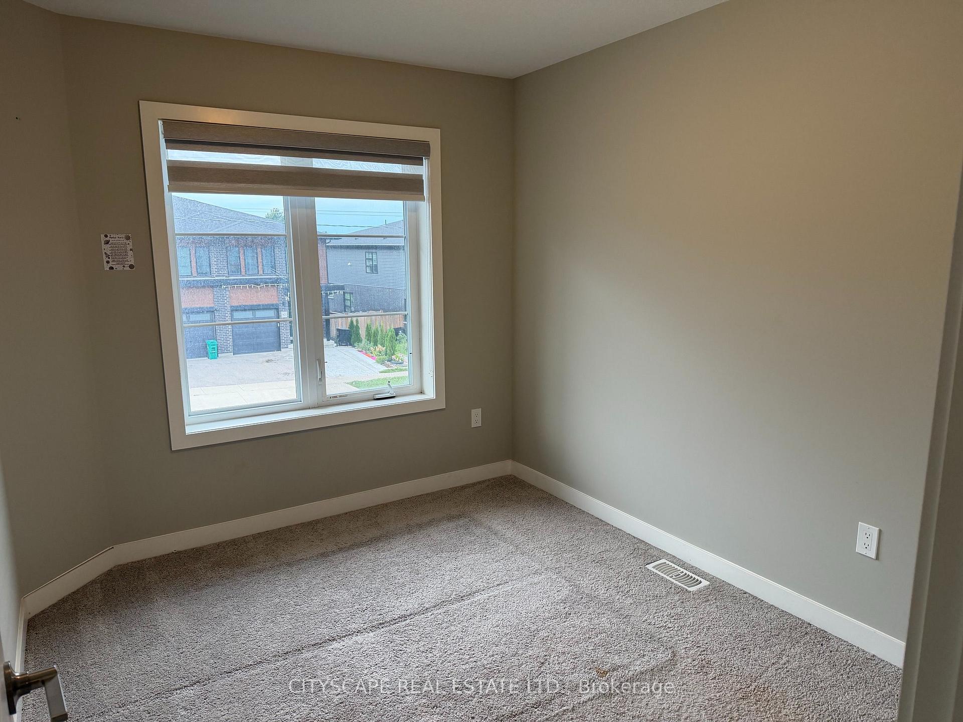 Photo 40 of 908 Robert Ferrie Drive, Kitchener, Doon South — HOMEH