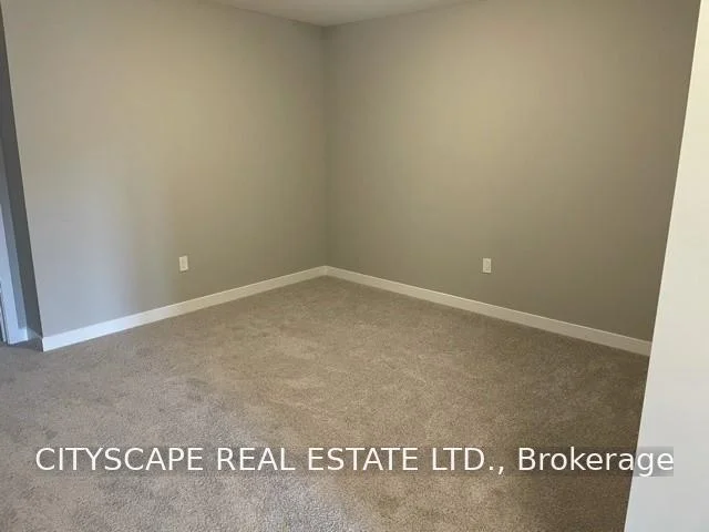 Photo 32 of 908 Robert Ferrie Drive, Kitchener, Doon South — HOMEH