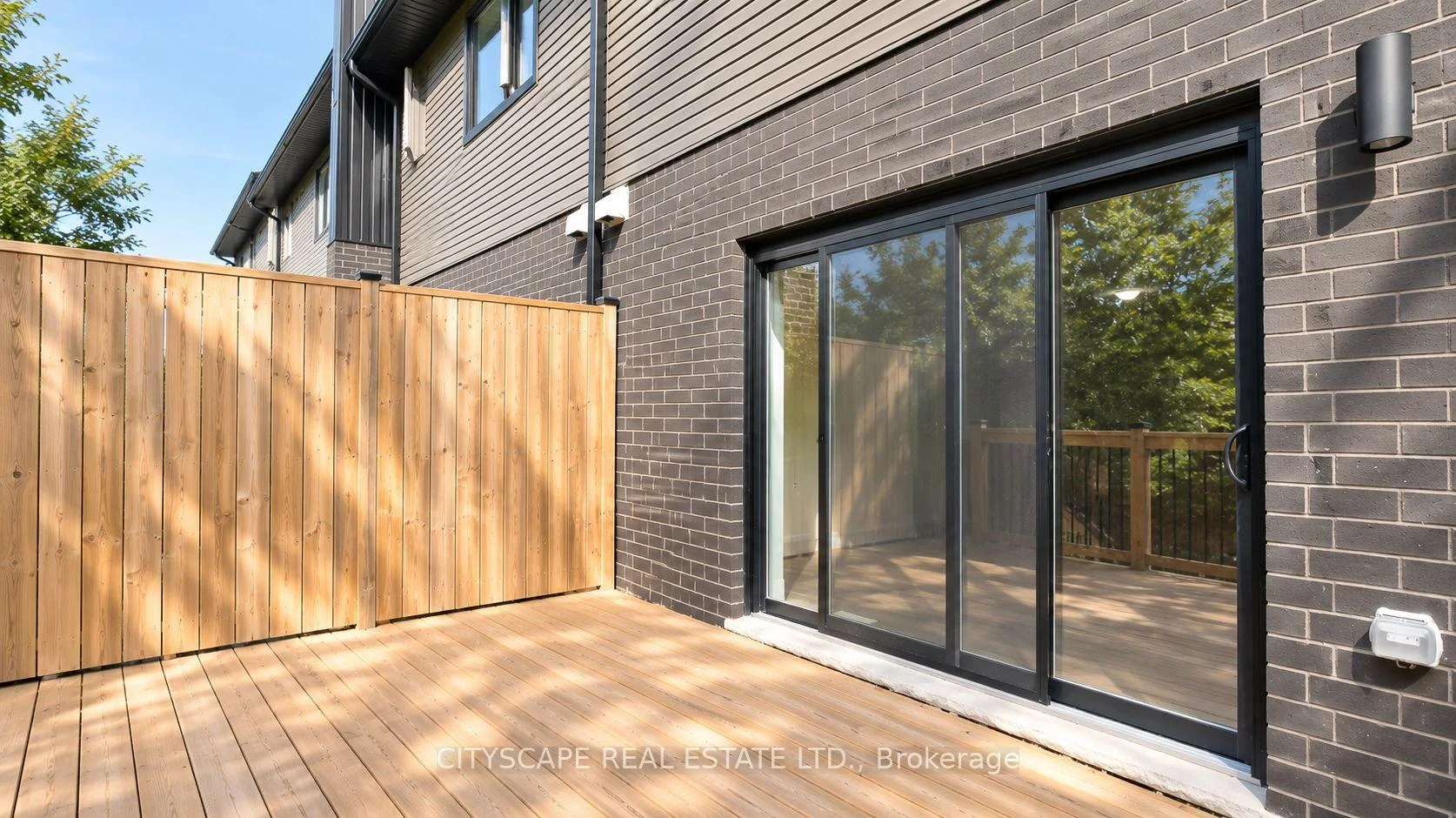 Photo 36 of 908 Robert Ferrie Drive, Kitchener, Doon South — HOMEH