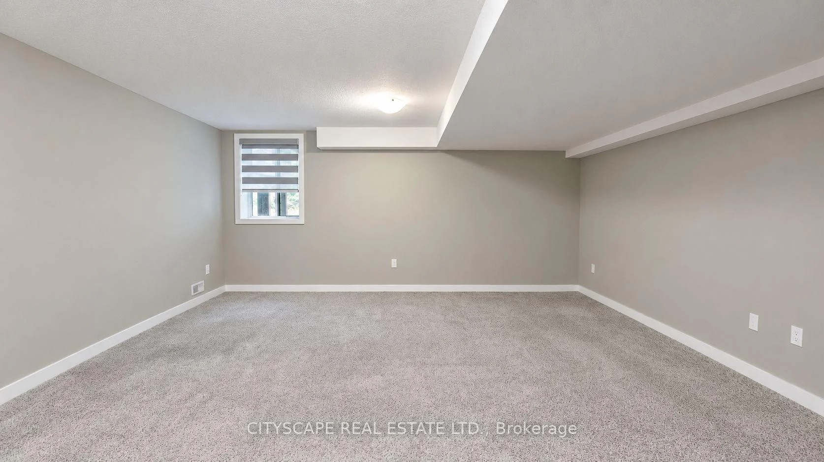 Photo 78 of 908 Robert Ferrie Drive, Kitchener, Doon South — HOMEH