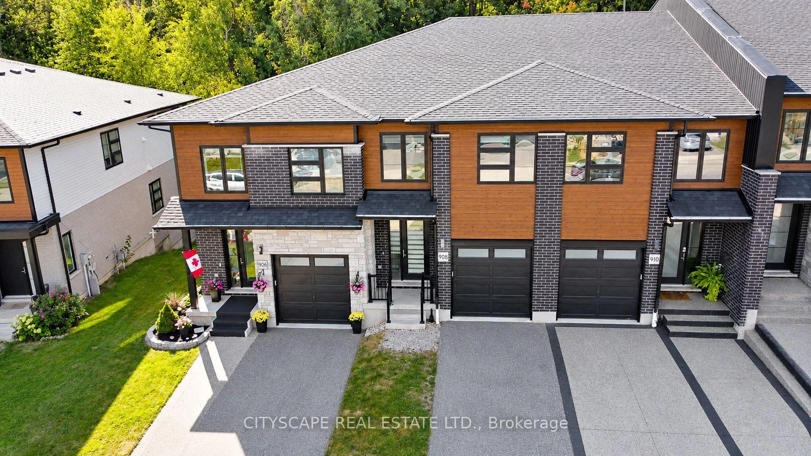 Photo 84 of 908 Robert Ferrie Drive, Kitchener, Doon South — HOMEH