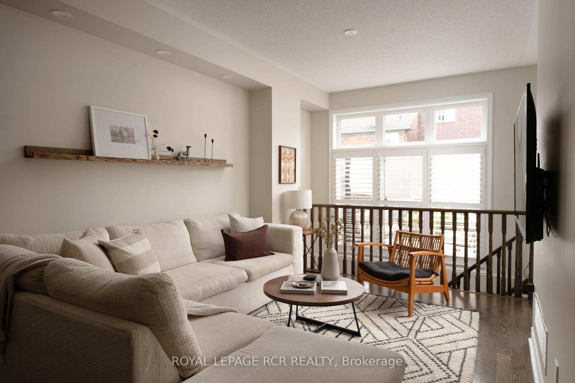 Photo 3 of 18 Cedarcrest Street, Caledon, Rural Caledon — HOMEH