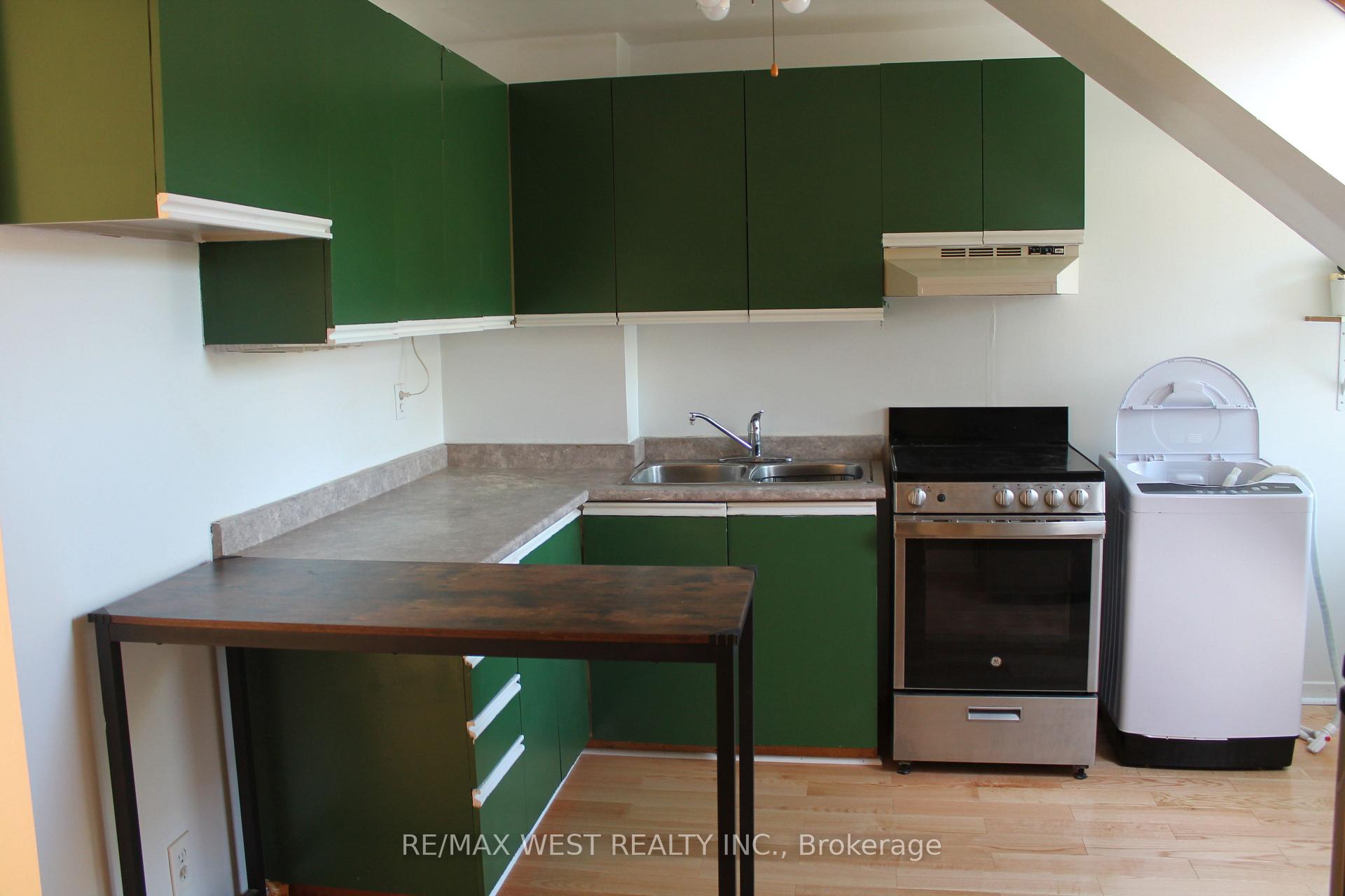Photo 7 of Unit 3rd Floor, 78 Wright Avenue, Toronto, Roncesvalles — HOMEH