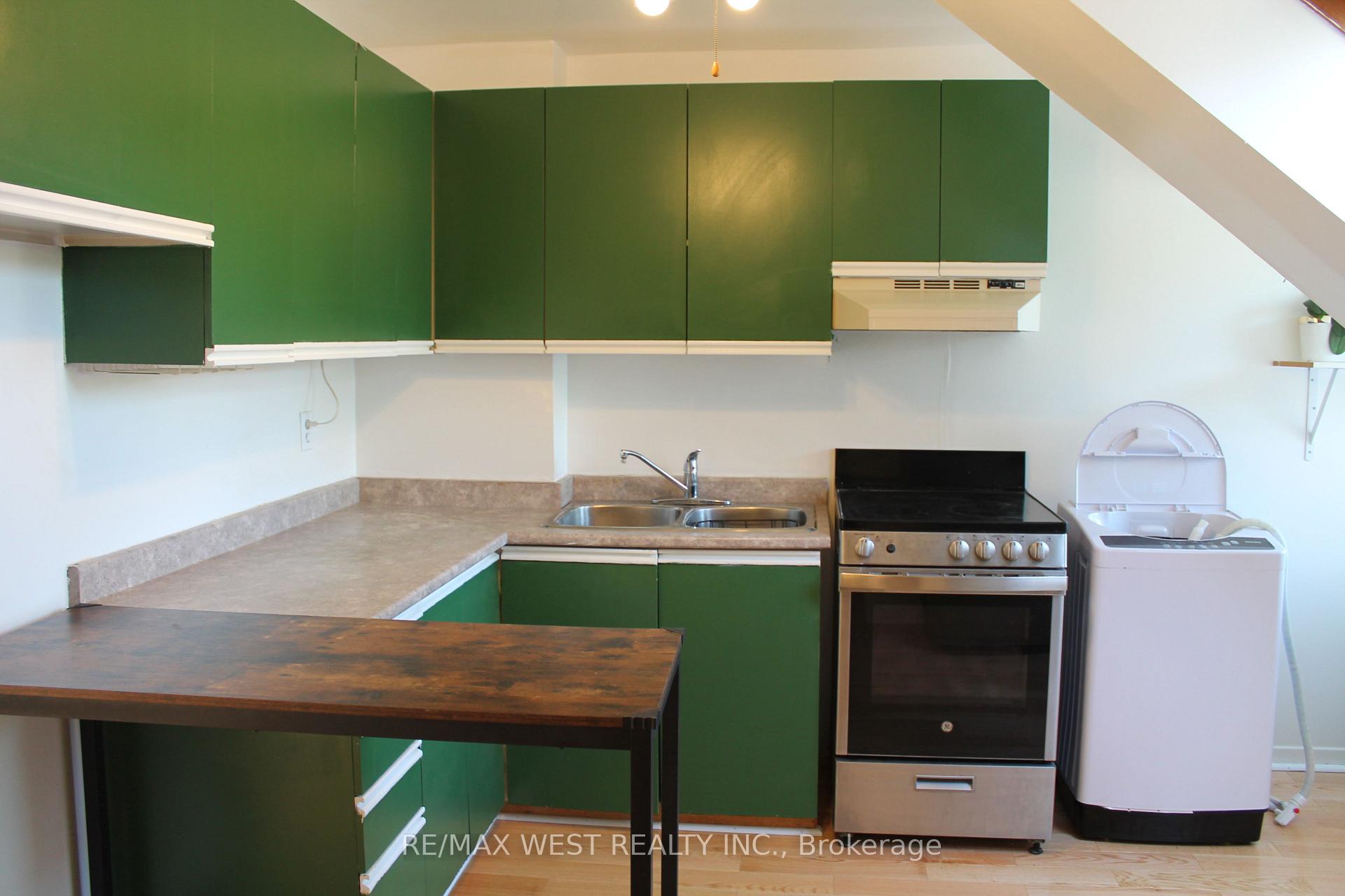 Photo 8 of Unit 3rd Floor, 78 Wright Avenue, Toronto, Roncesvalles — HOMEH