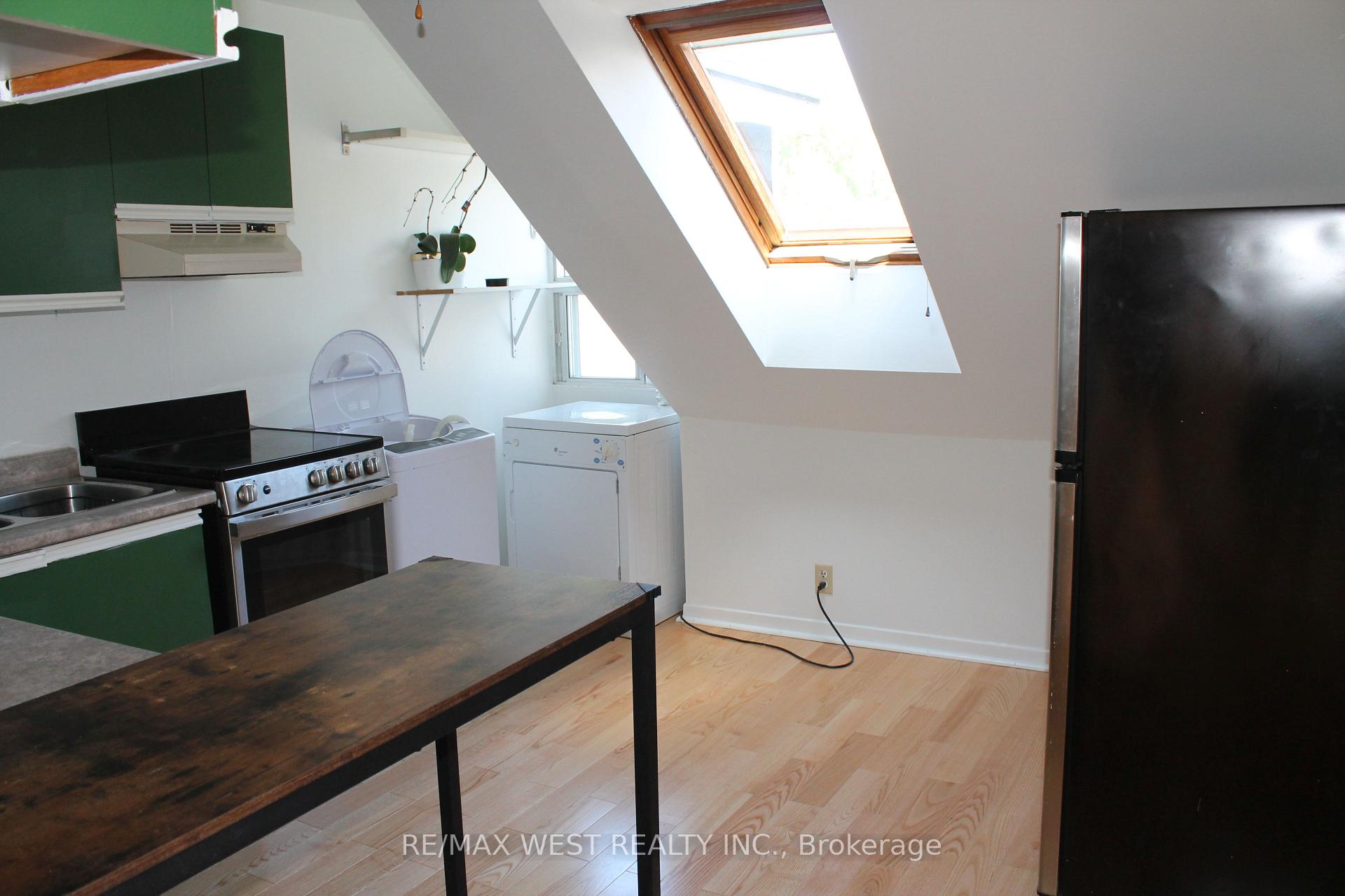 Photo 9 of Unit 3rd Floor, 78 Wright Avenue, Toronto, Roncesvalles — HOMEH