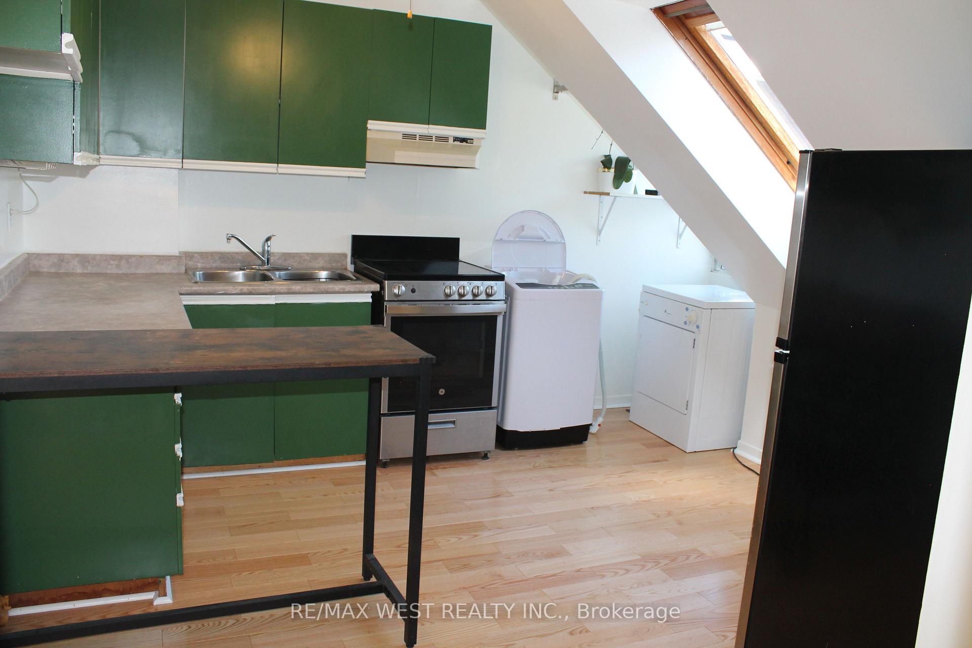 Photo 11 of Unit 3rd Floor, 78 Wright Avenue, Toronto, Roncesvalles — HOMEH