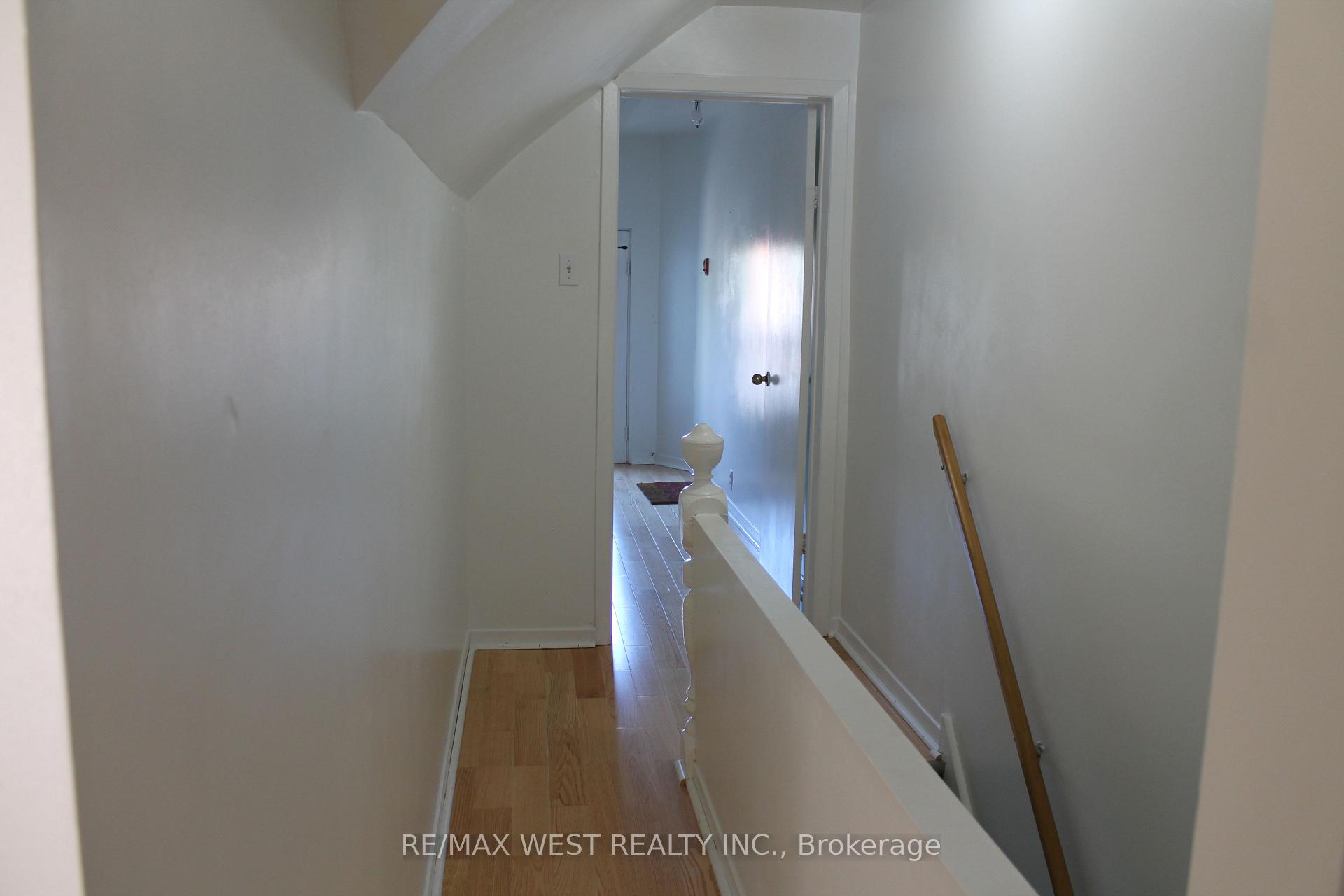 Photo 12 of Unit 3rd Floor, 78 Wright Avenue, Toronto, Roncesvalles — HOMEH