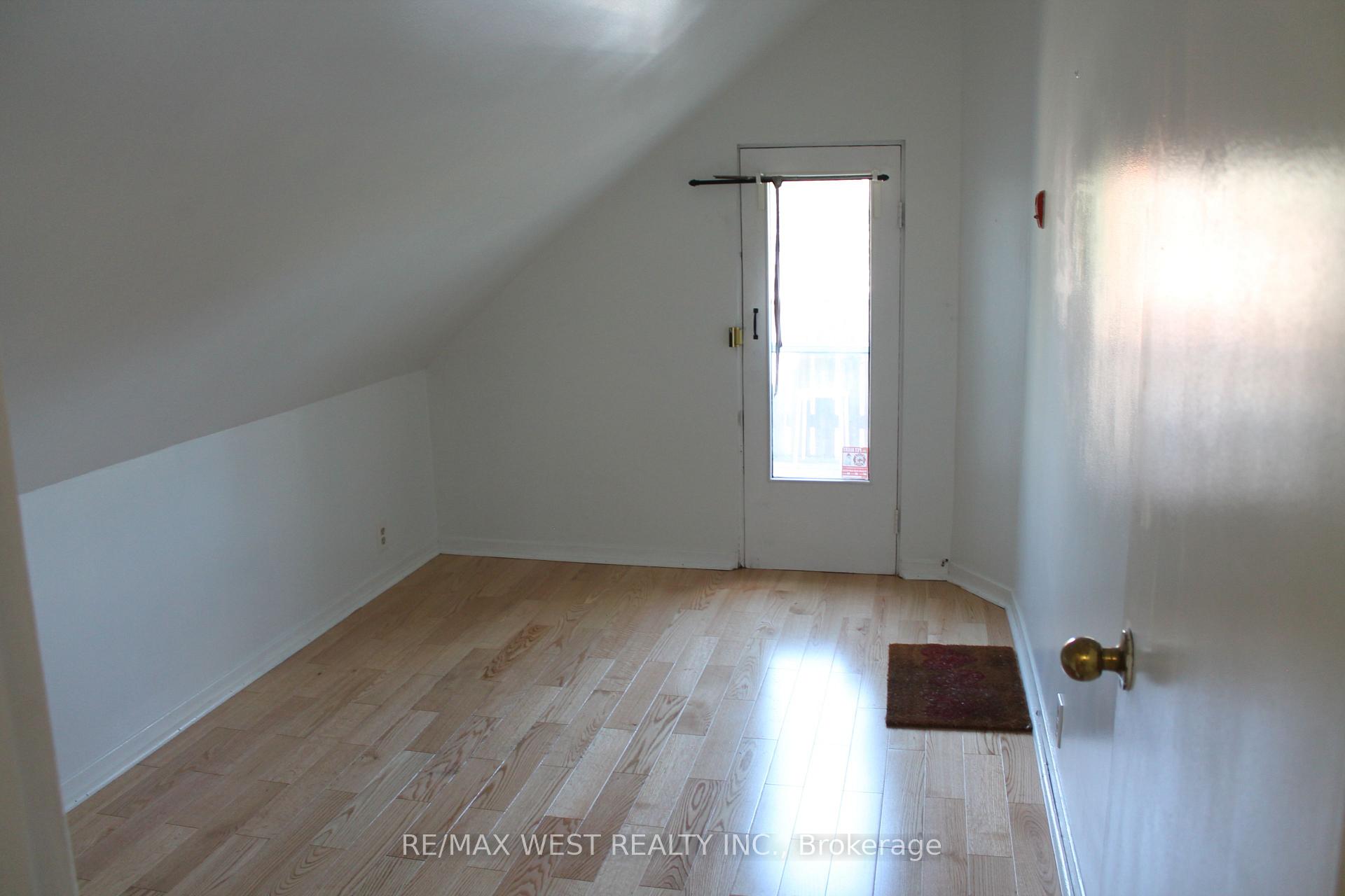 Photo 13 of Unit 3rd Floor, 78 Wright Avenue, Toronto, Roncesvalles — HOMEH