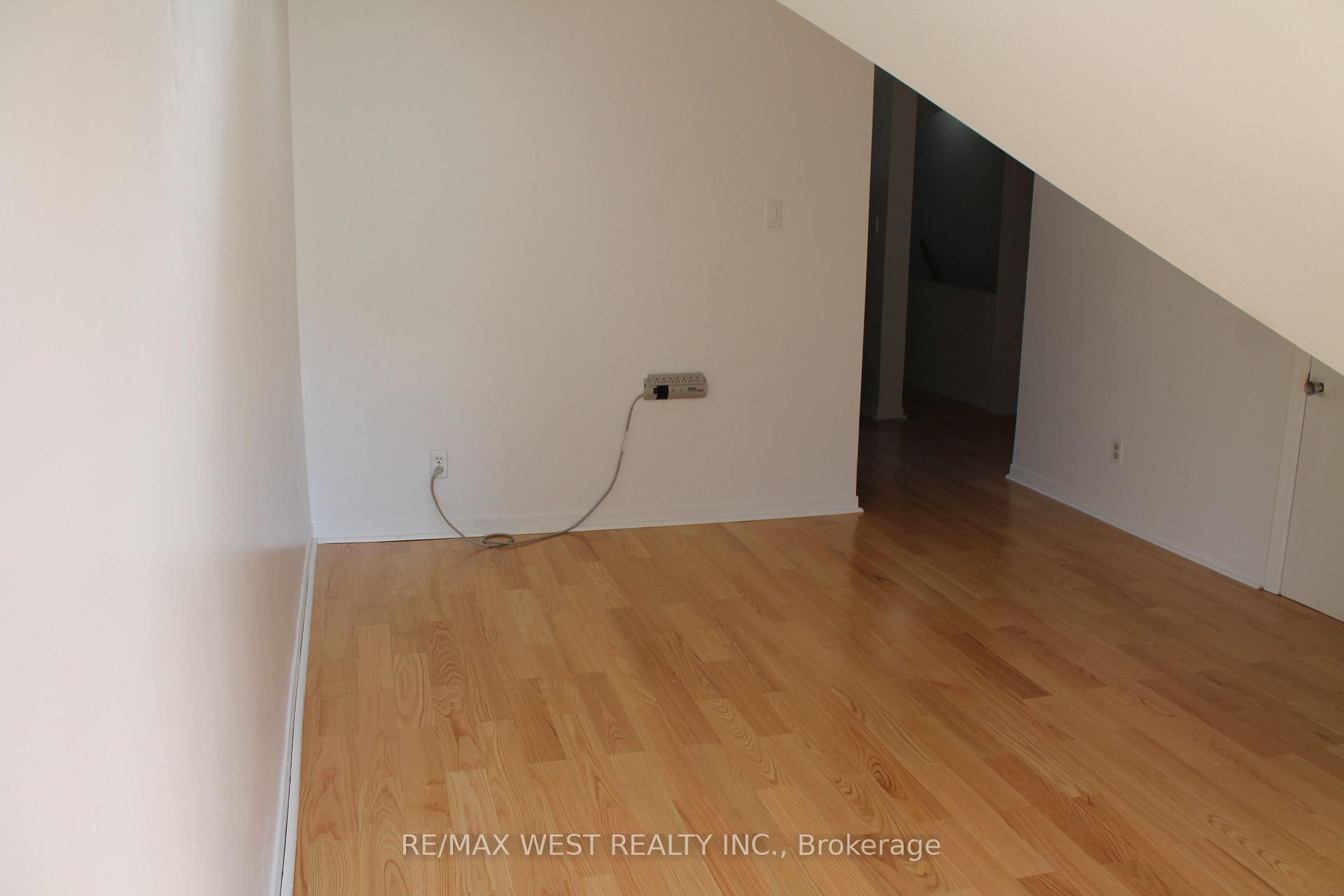 Photo 15 of Unit 3rd Floor, 78 Wright Avenue, Toronto, Roncesvalles — HOMEH