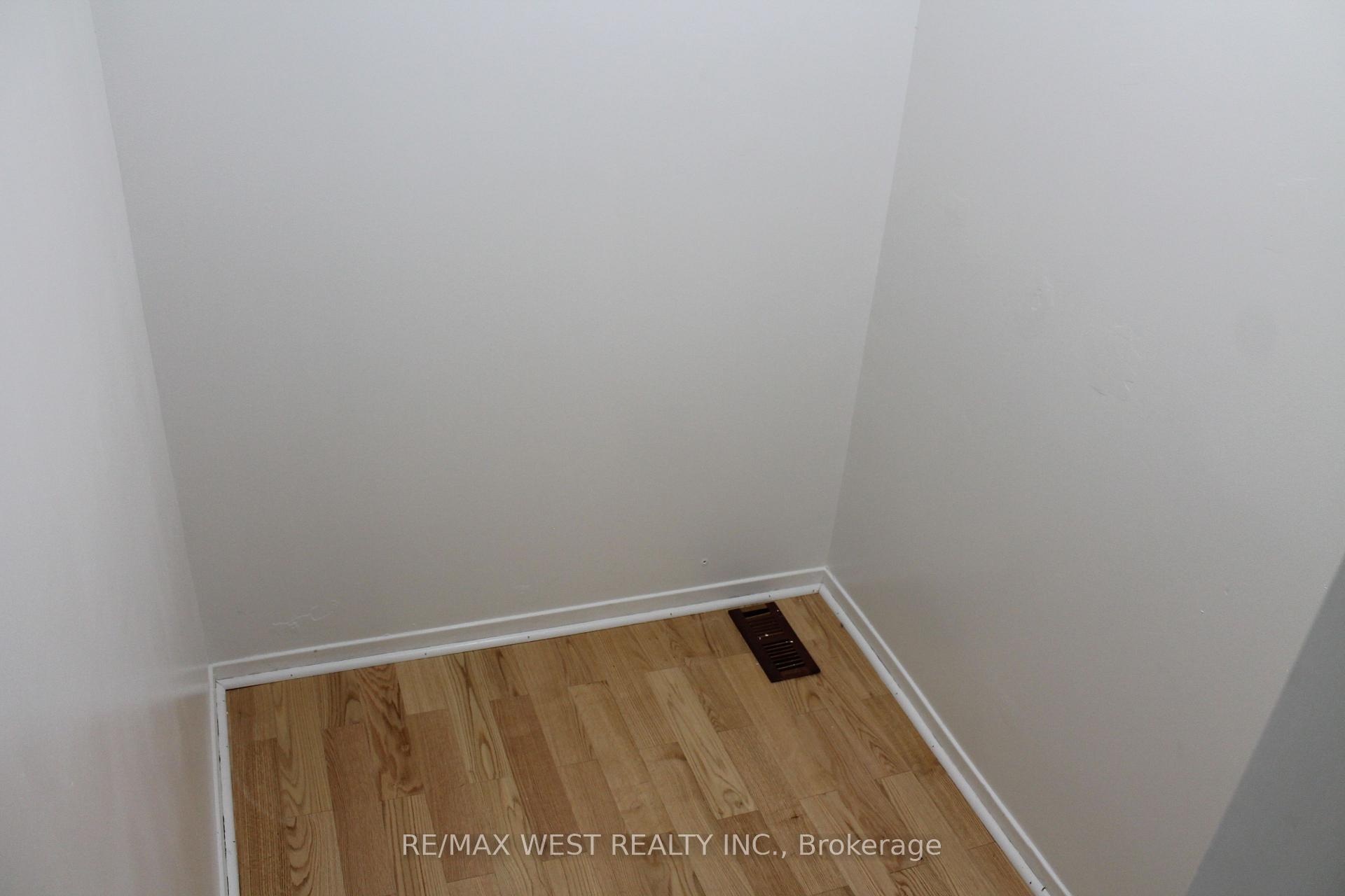 Photo 16 of Unit 3rd Floor, 78 Wright Avenue, Toronto, Roncesvalles — HOMEH