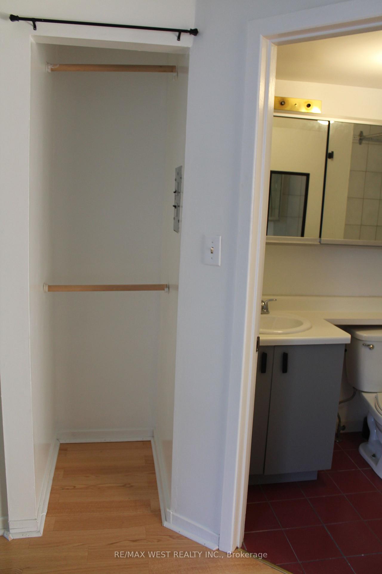 Photo 18 of Unit 3rd Floor, 78 Wright Avenue, Toronto, Roncesvalles — HOMEH