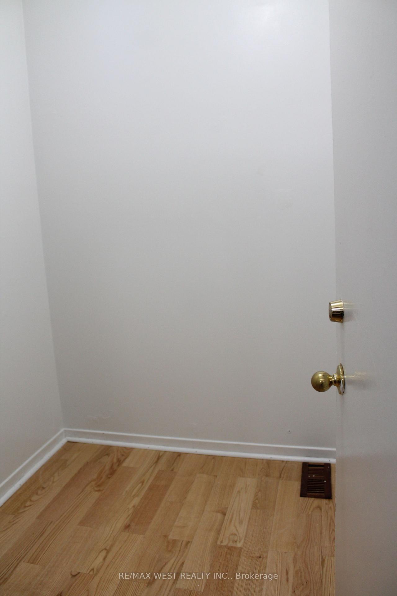 Photo 20 of Unit 3rd Floor, 78 Wright Avenue, Toronto, Roncesvalles — HOMEH