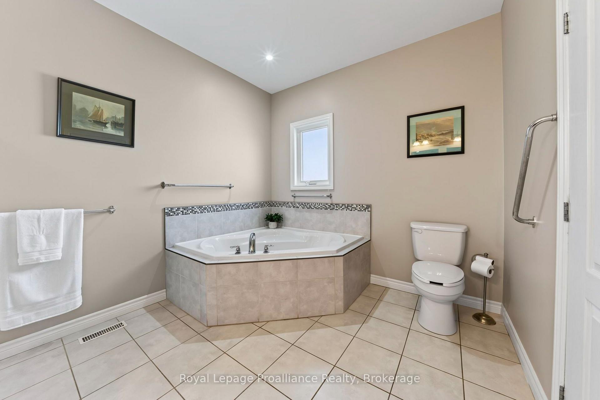 Photo 24 of 32 Merrill Drive, Prince Edward County, Wellington Ward — HOMEH