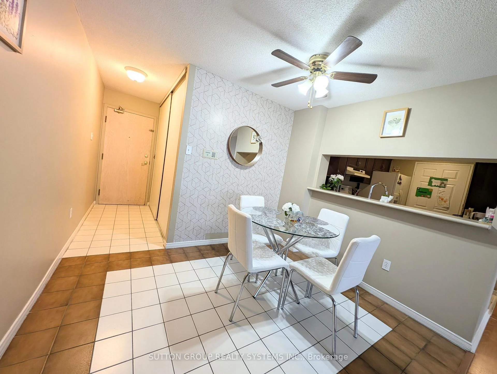 Photo 5 of Unit 2201, 400 Webb Drive, Mississauga, City Centre — HOMEH