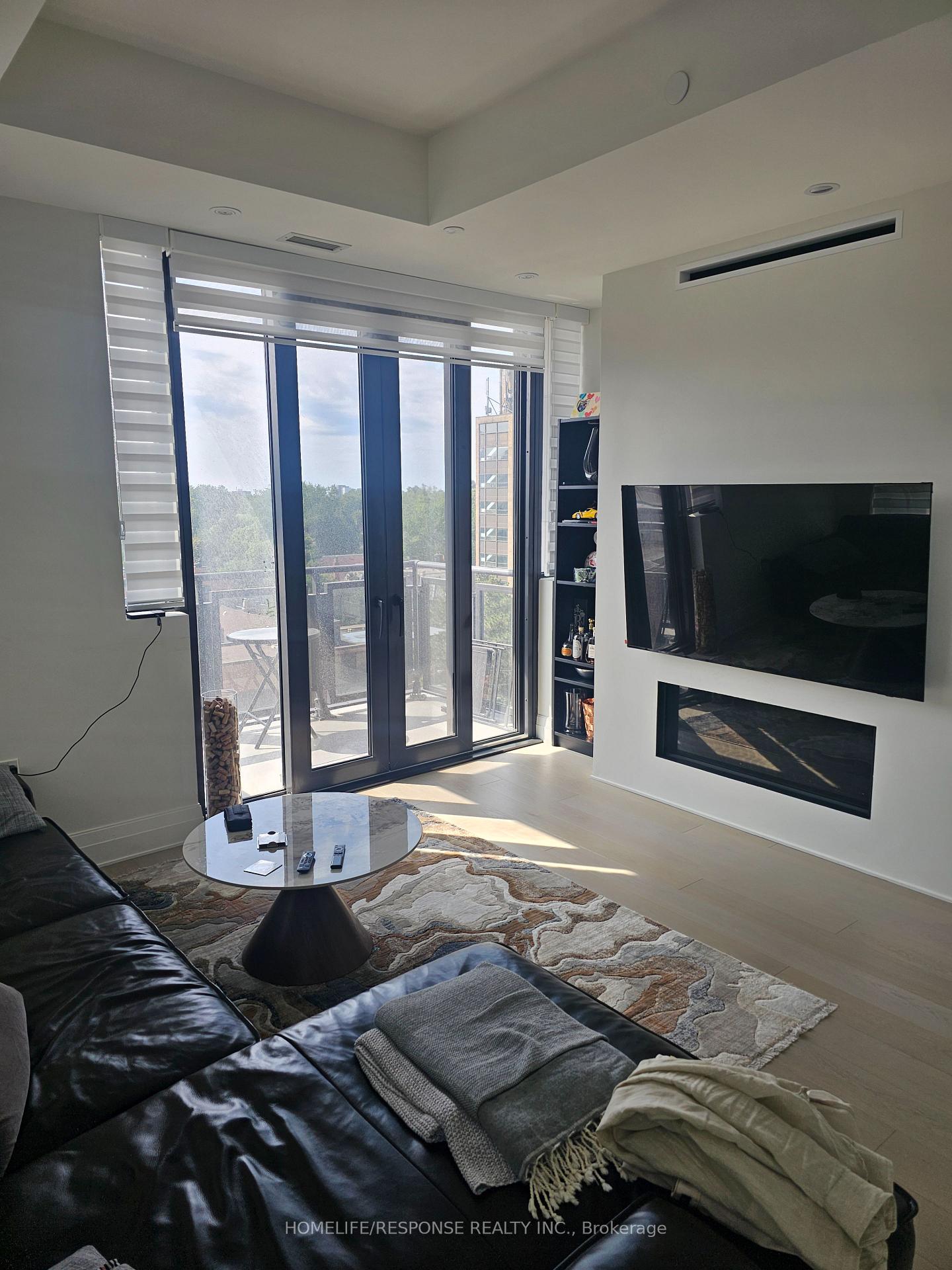 Photo 4 of Unit 703, 2 Forest Hill Road, Toronto, Casa Loma — HOMEH