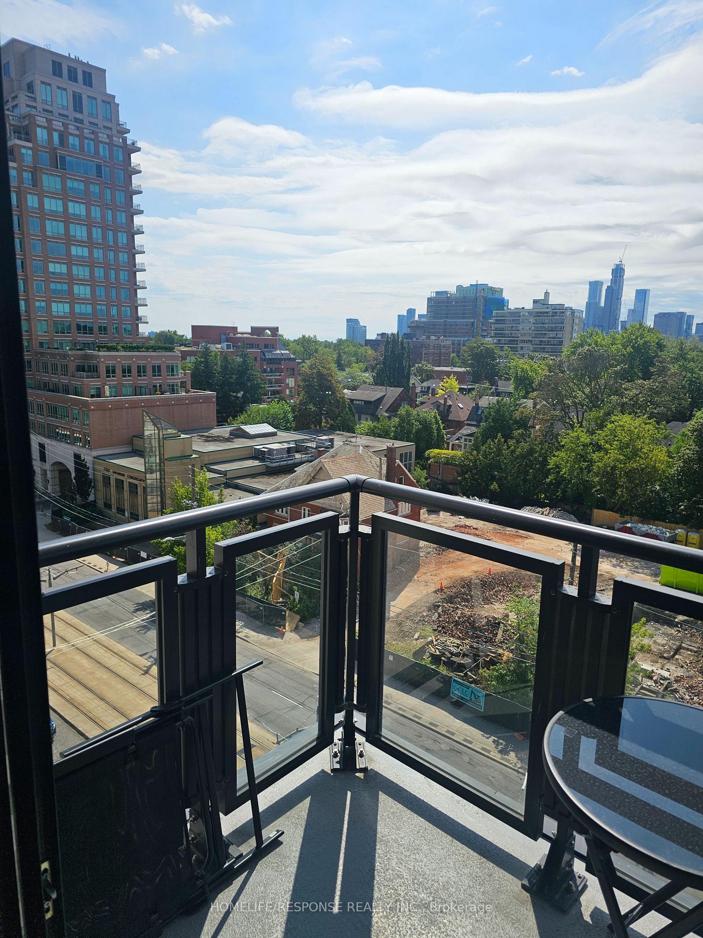 Photo 14 of Unit 703, 2 Forest Hill Road, Toronto, Casa Loma — HOMEH